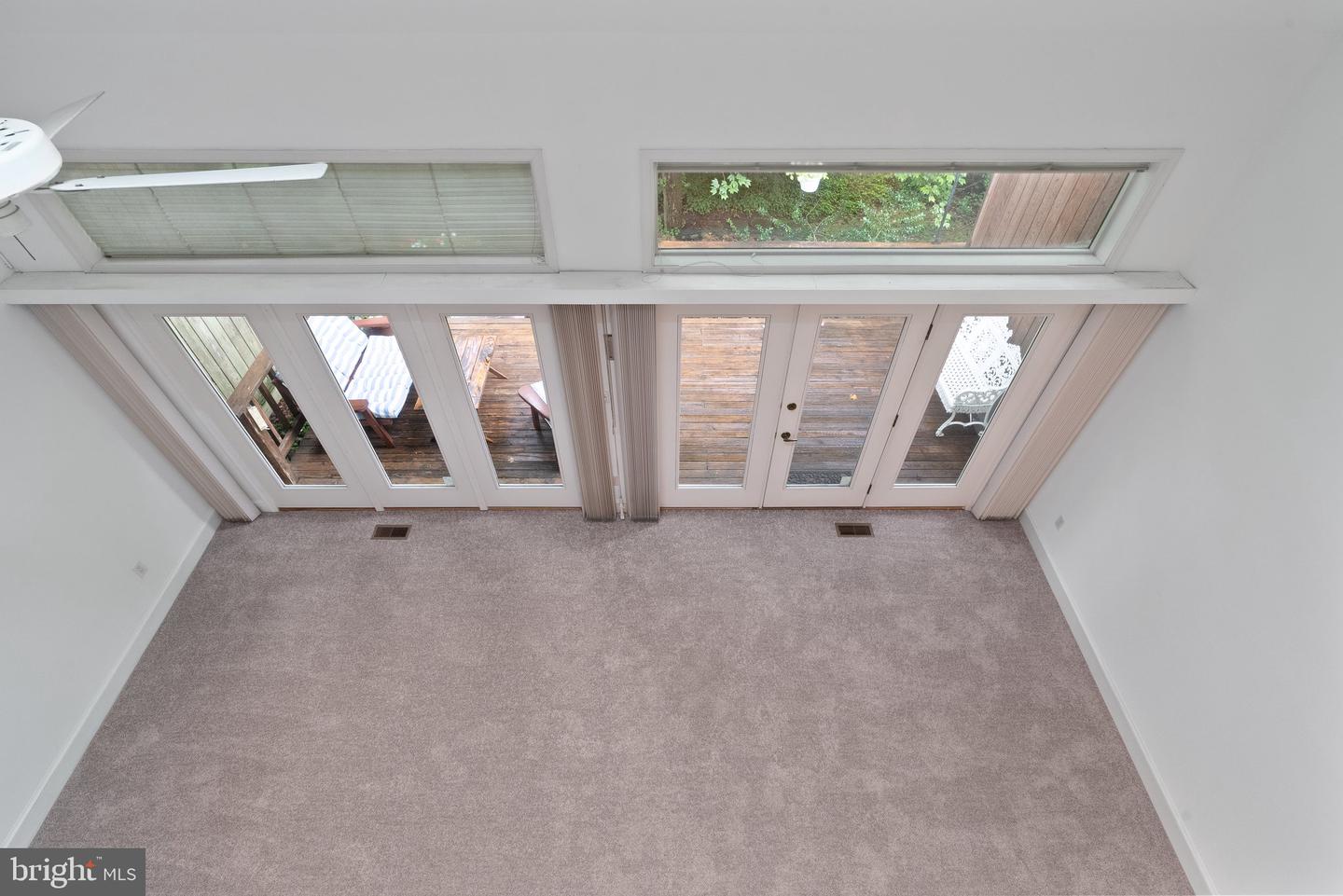 6 Marsh Woods Ln