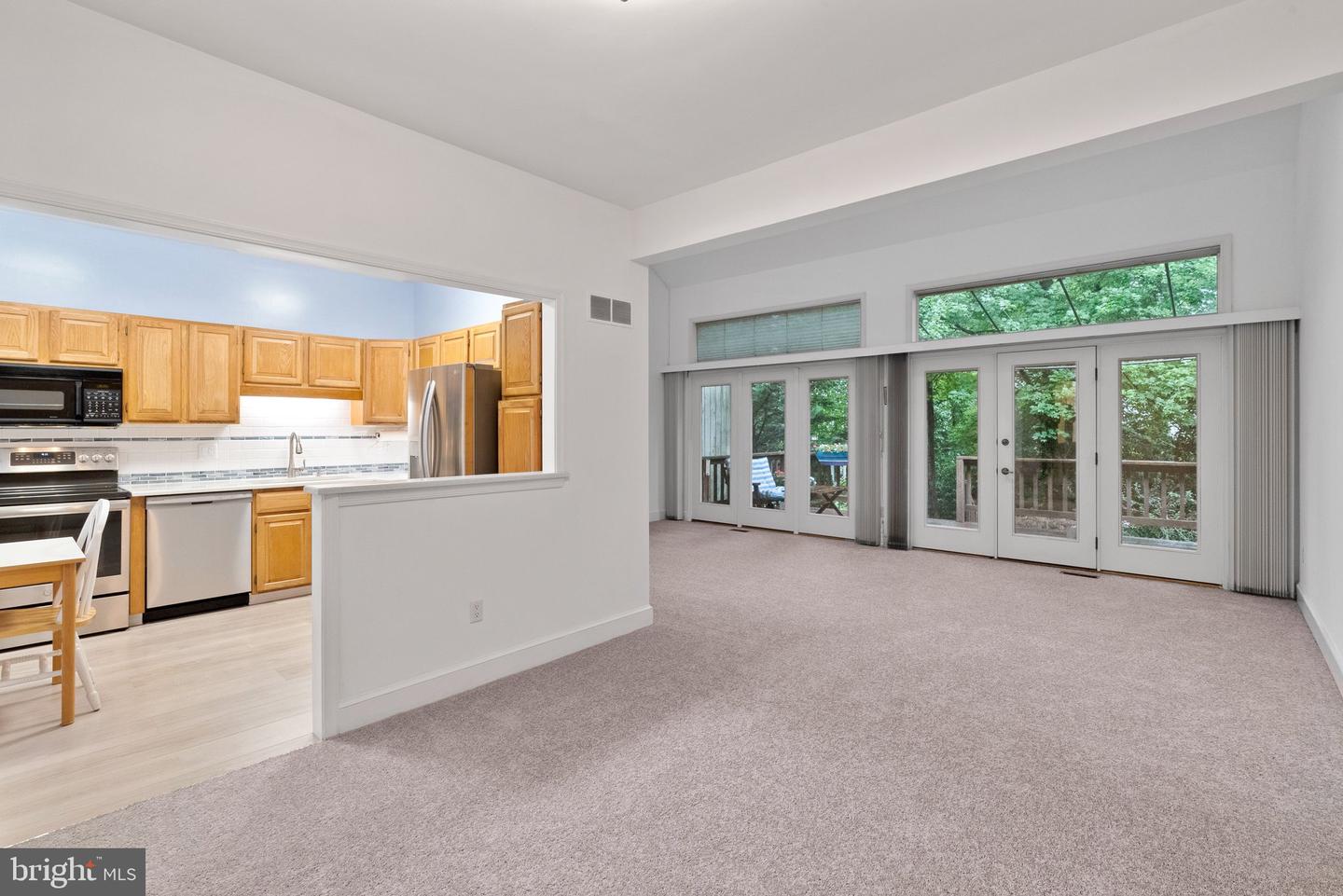 6 Marsh Woods Ln