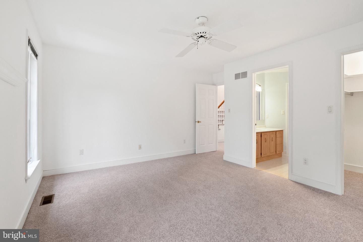 6 Marsh Woods Ln