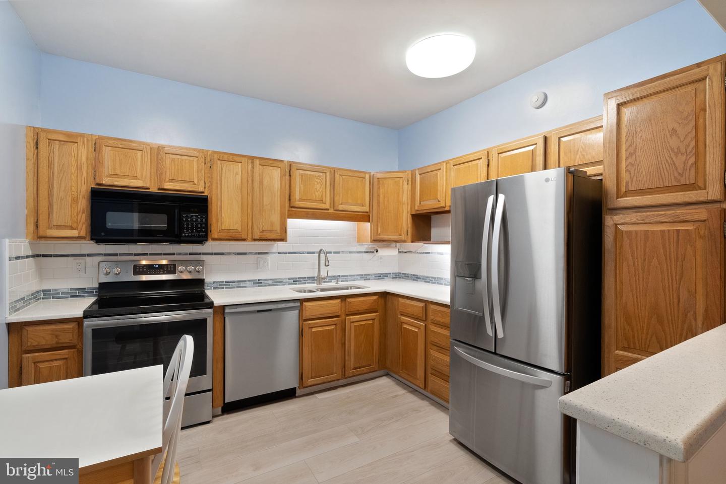 6 Marsh Woods Ln