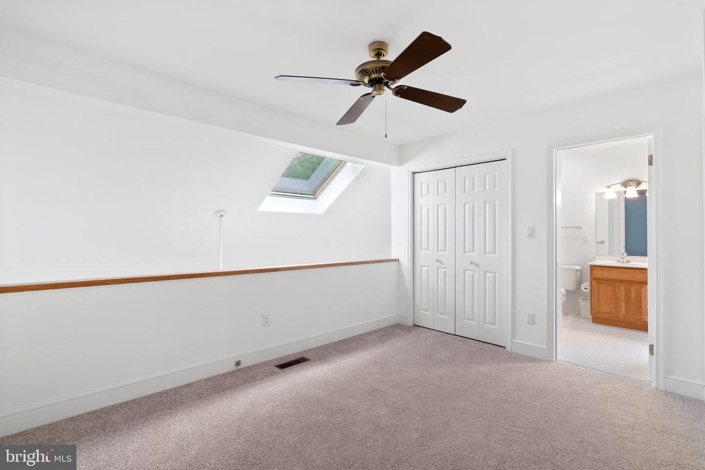 6 Marsh Woods Ln