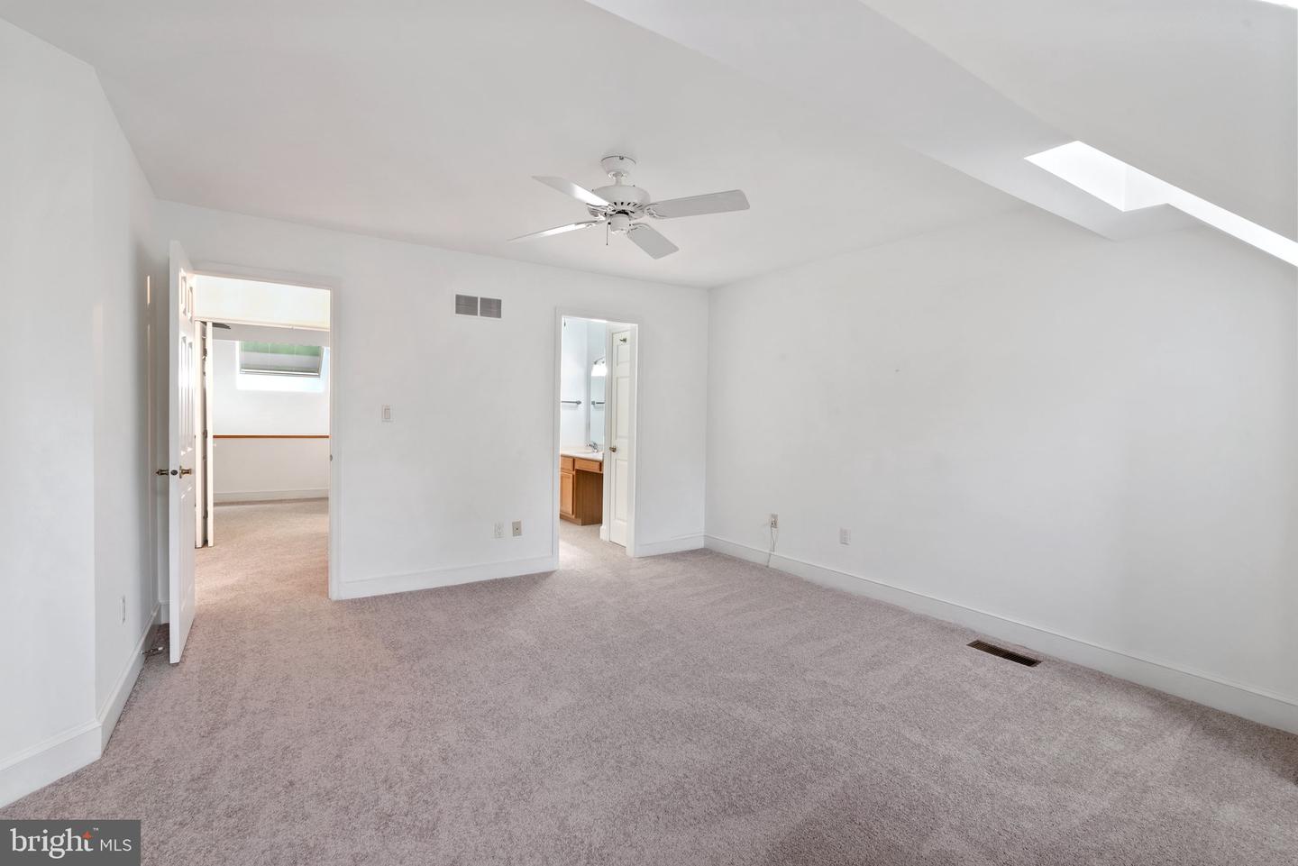 6 Marsh Woods Ln