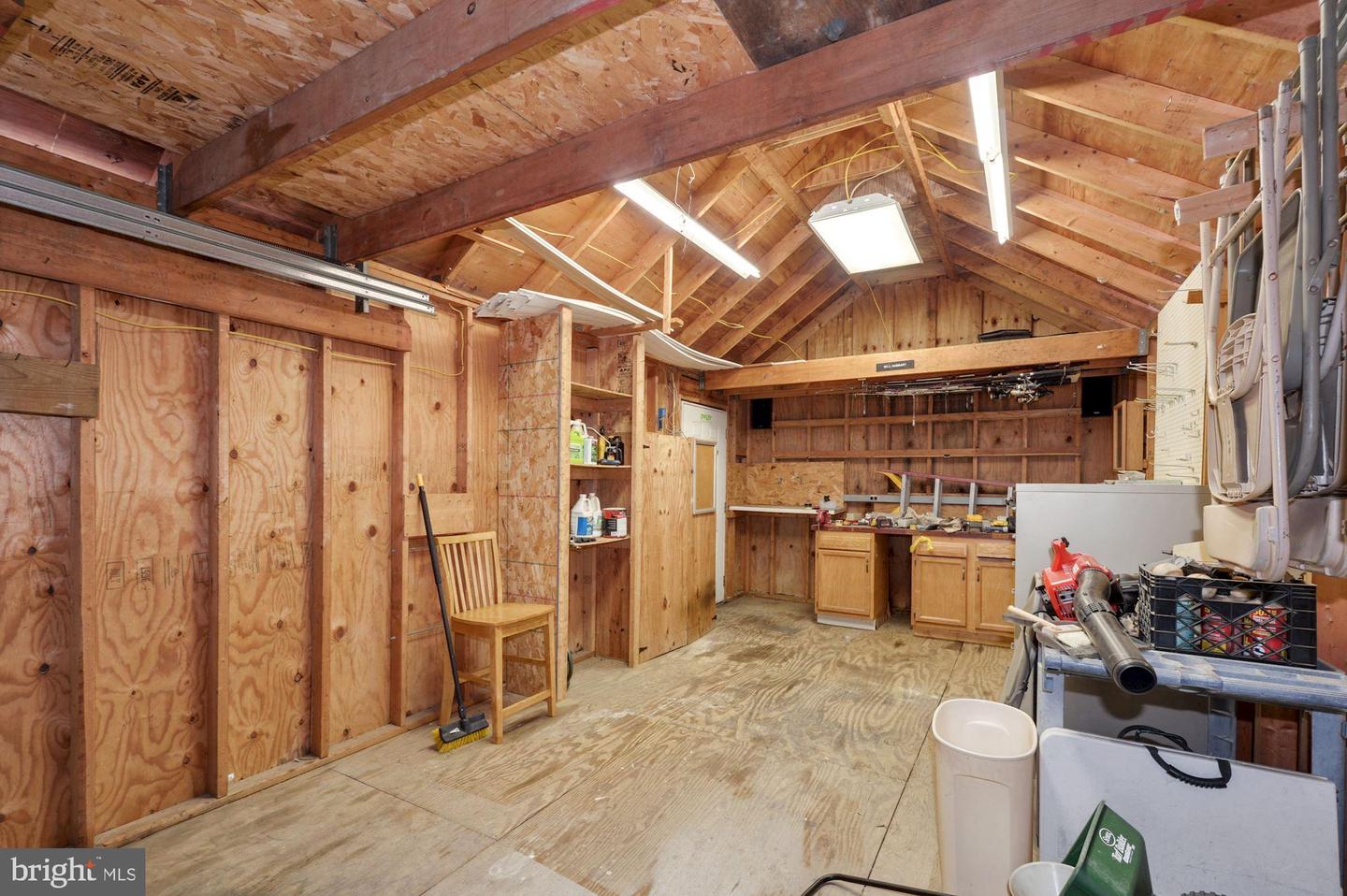 4621 Laura Dr