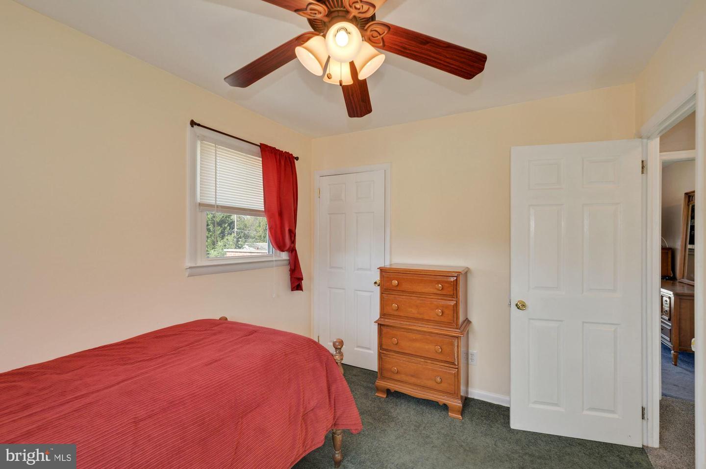 4621 Laura Dr