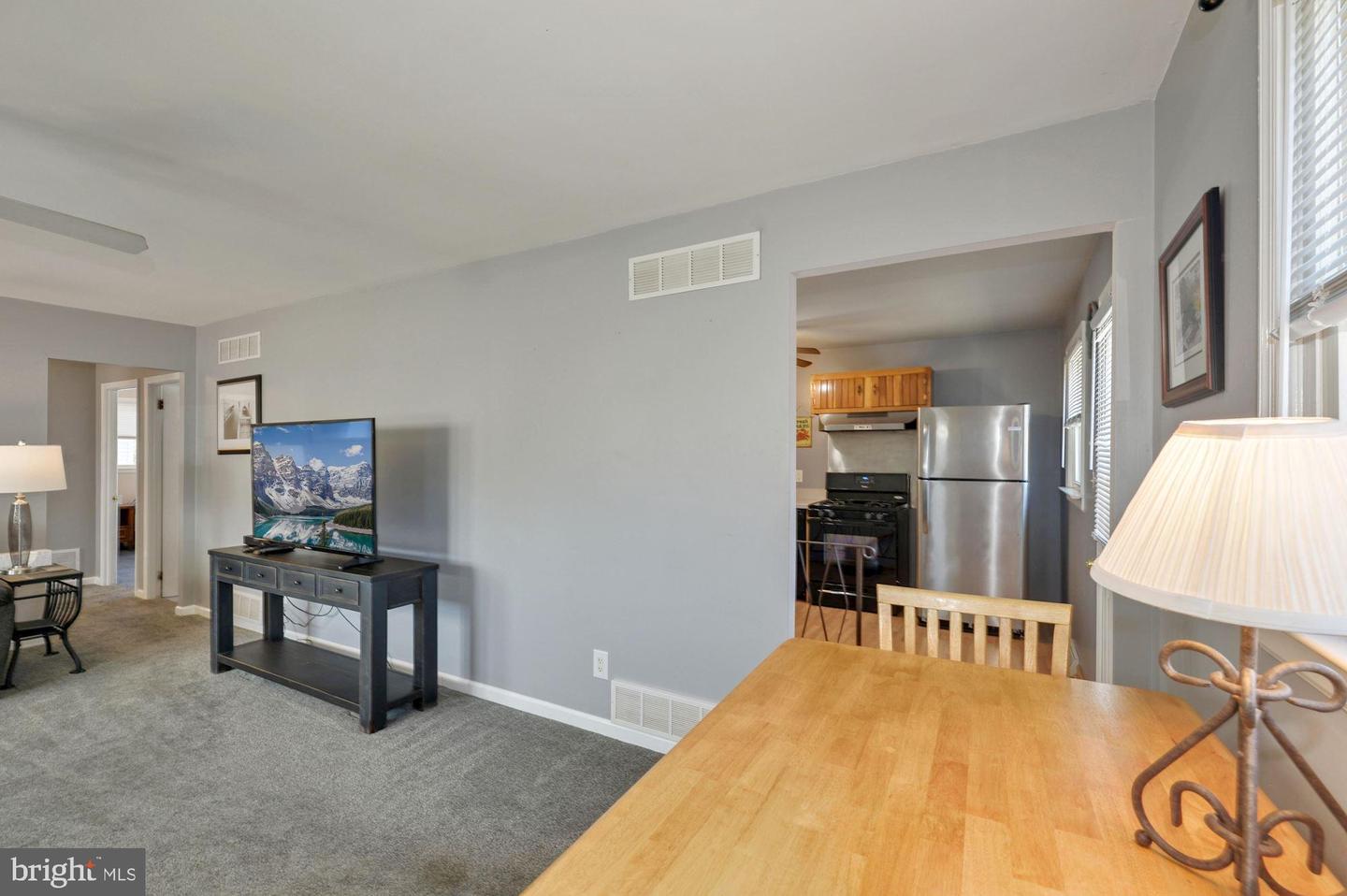 4621 Laura Dr