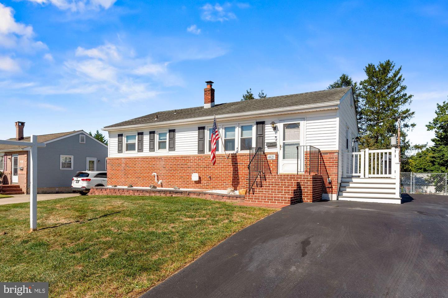 4621 Laura Dr