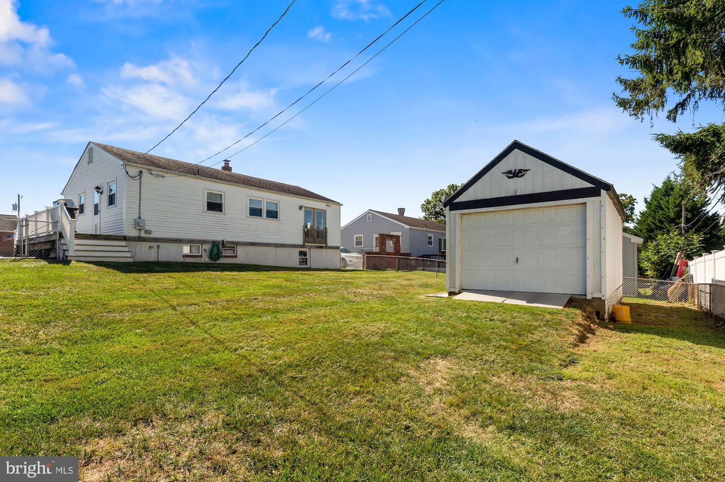 4621 Laura Dr