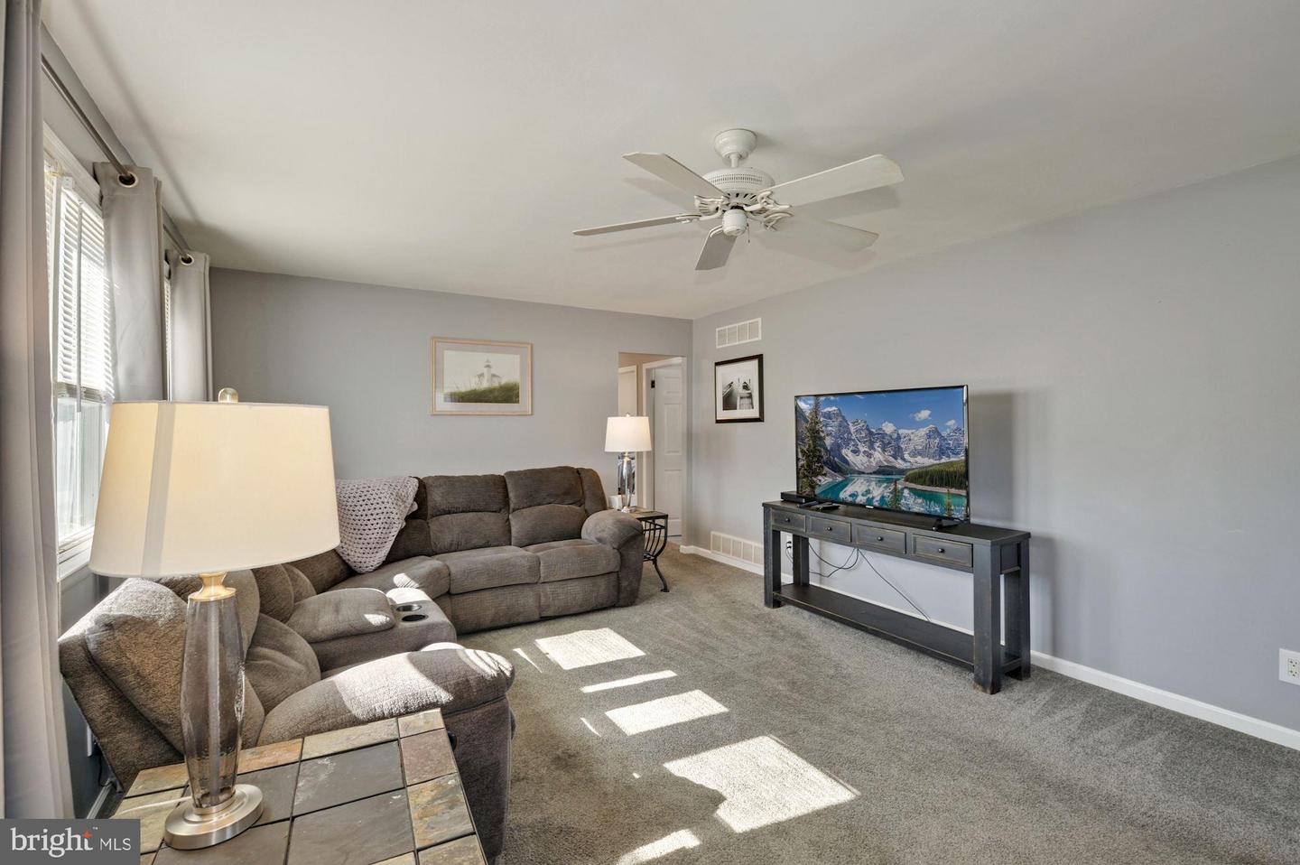 4621 Laura Dr
