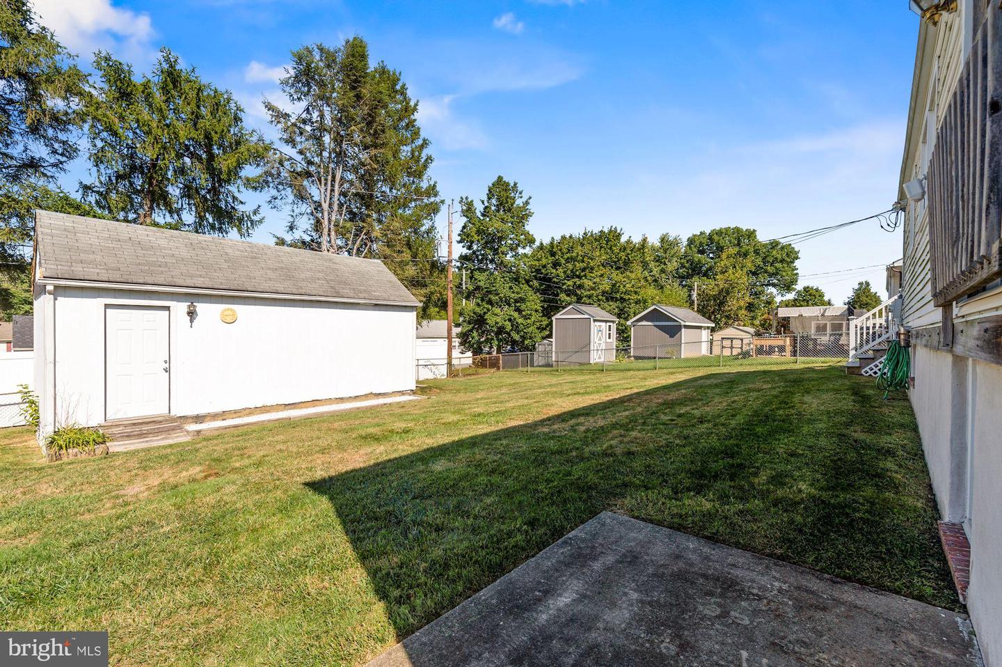 4621 Laura Dr