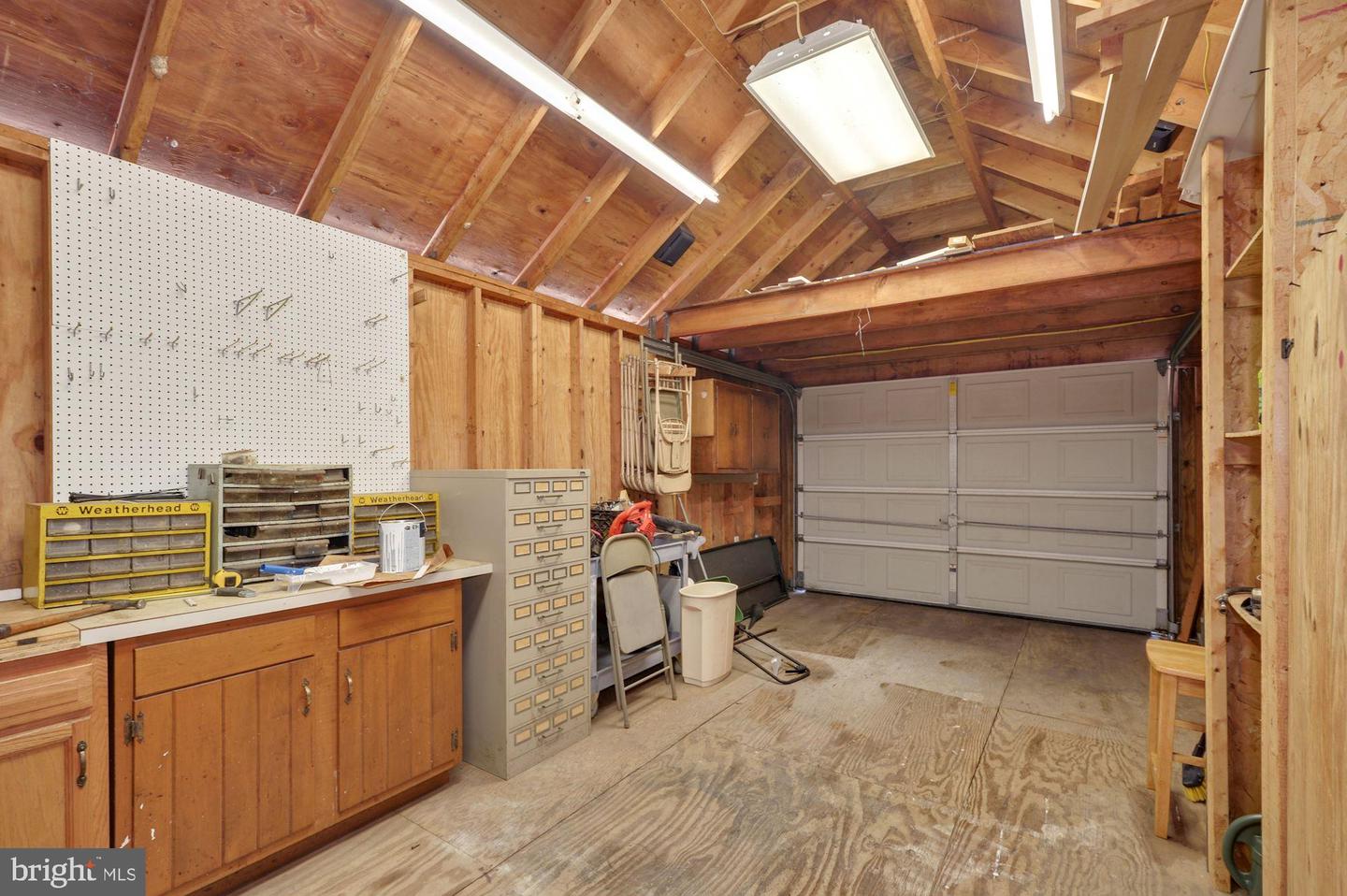 4621 Laura Dr
