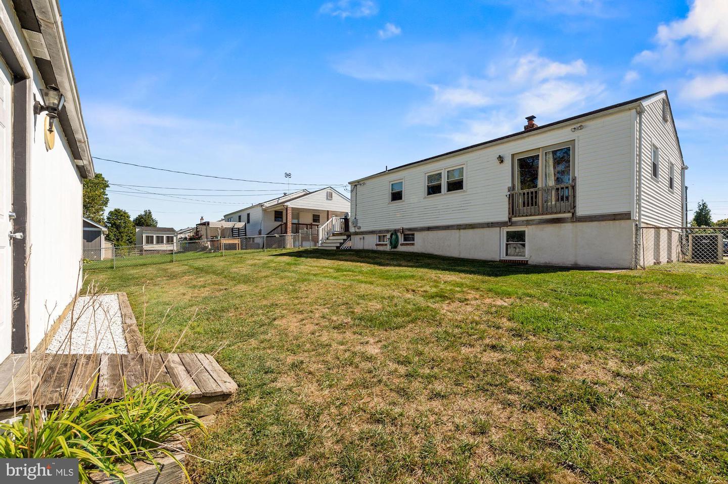 4621 Laura Dr