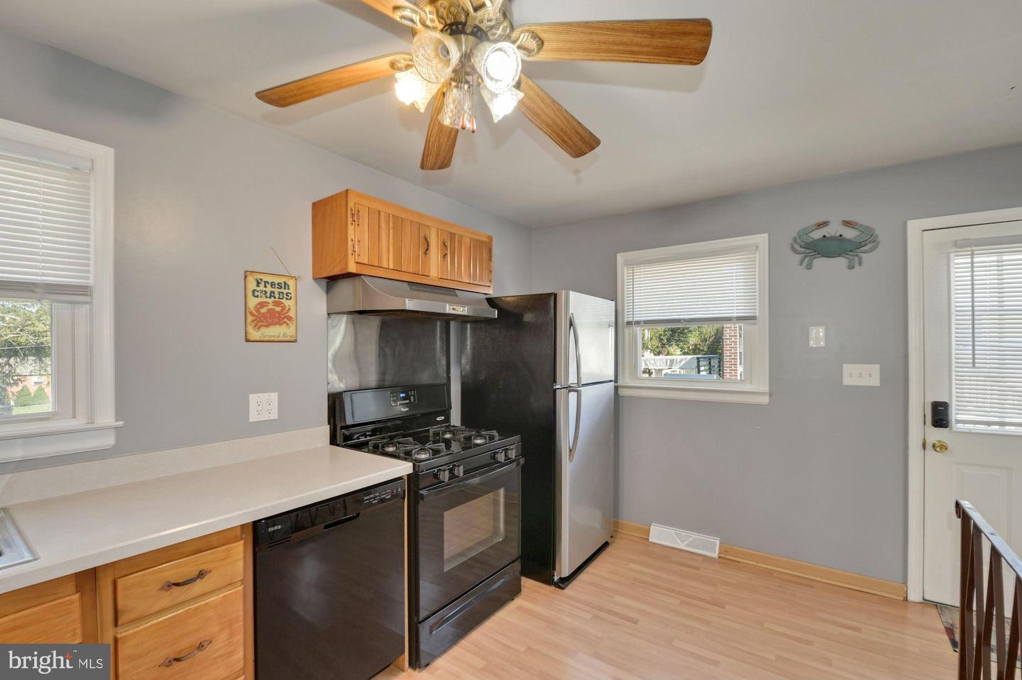 4621 Laura Dr