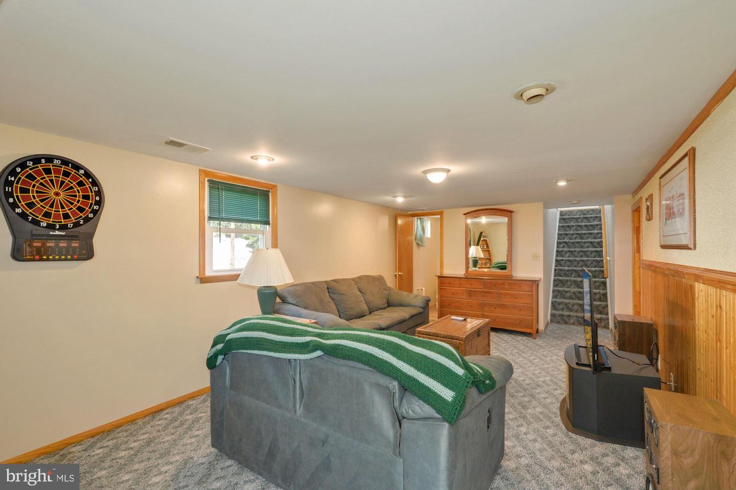 4621 Laura Dr