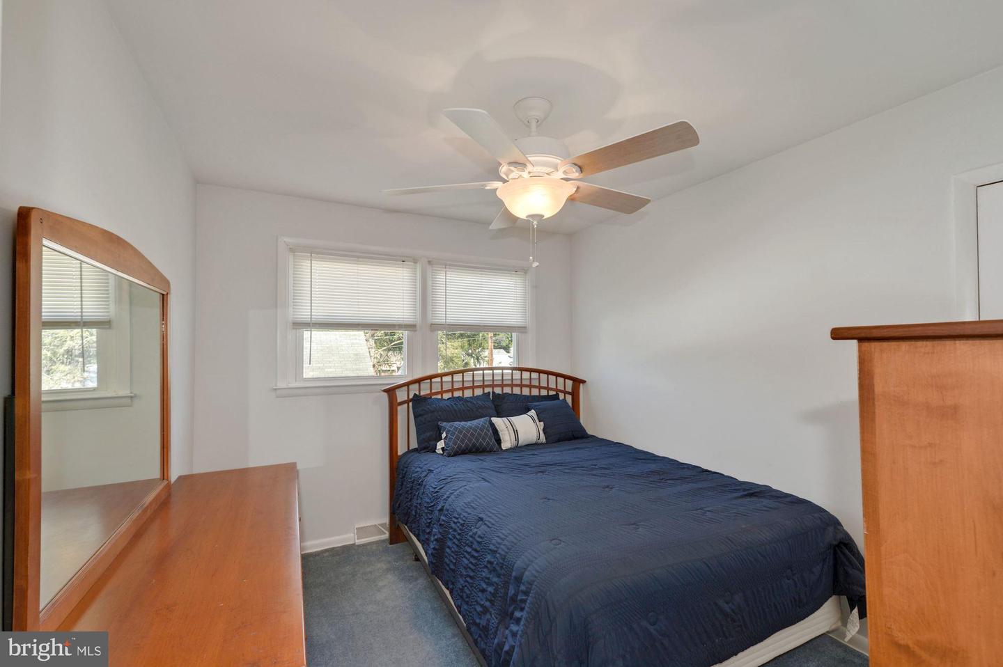 4621 Laura Dr