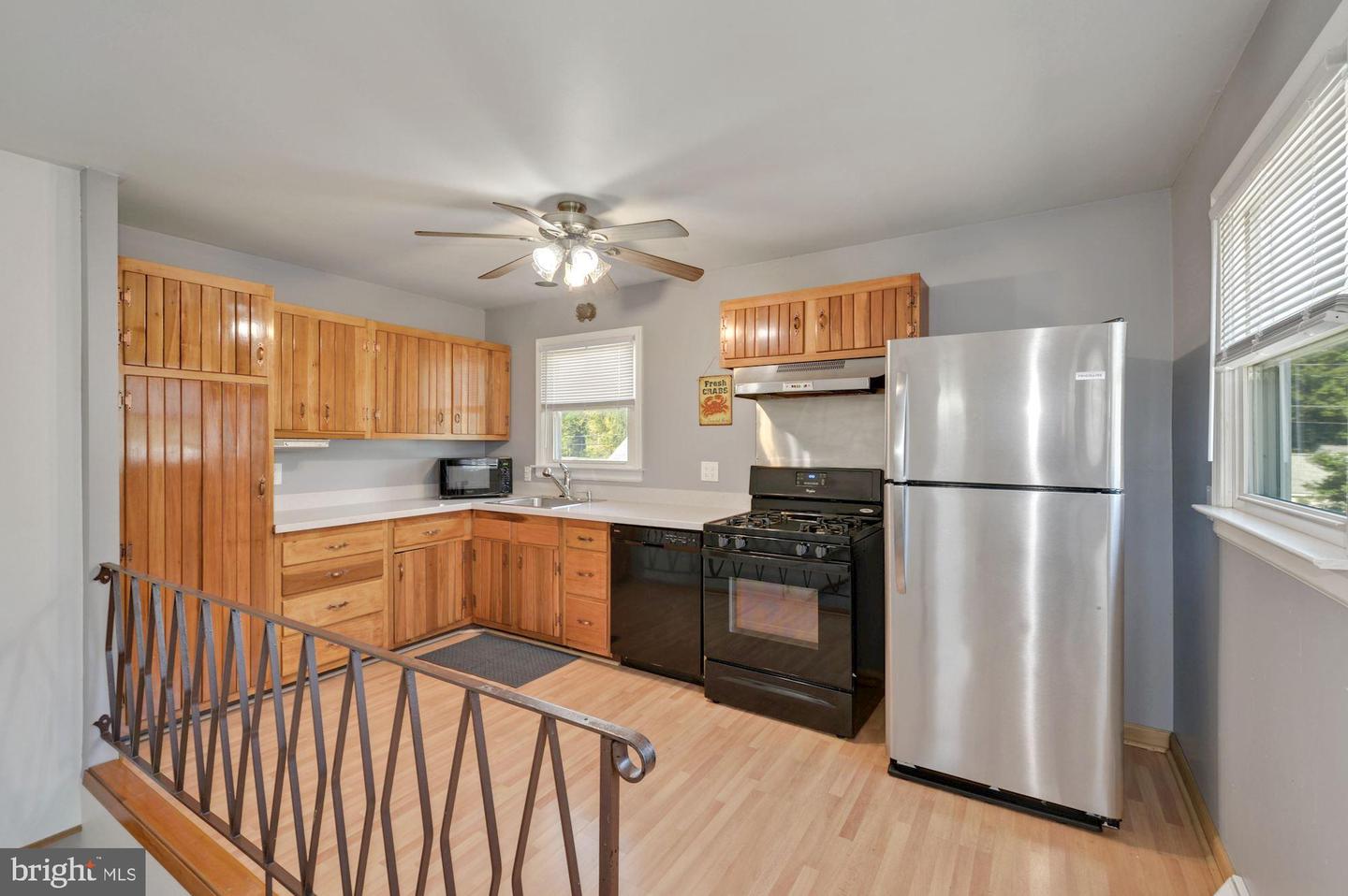 4621 Laura Dr