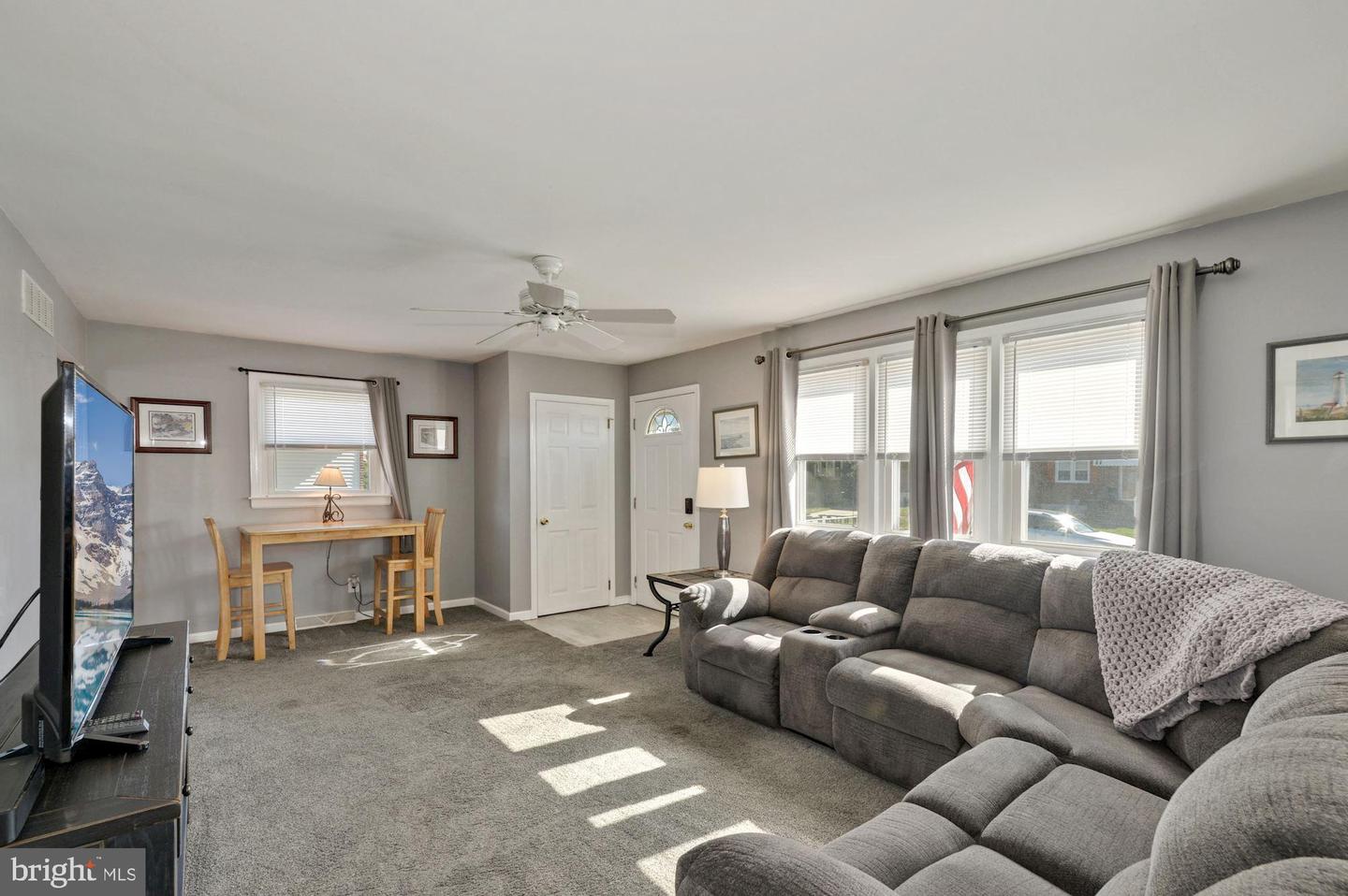 4621 Laura Dr