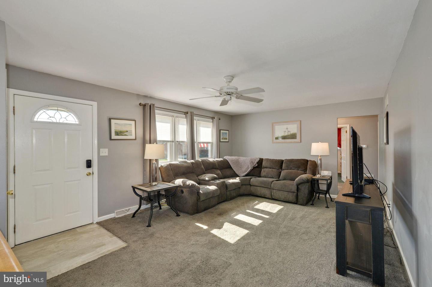 4621 Laura Dr