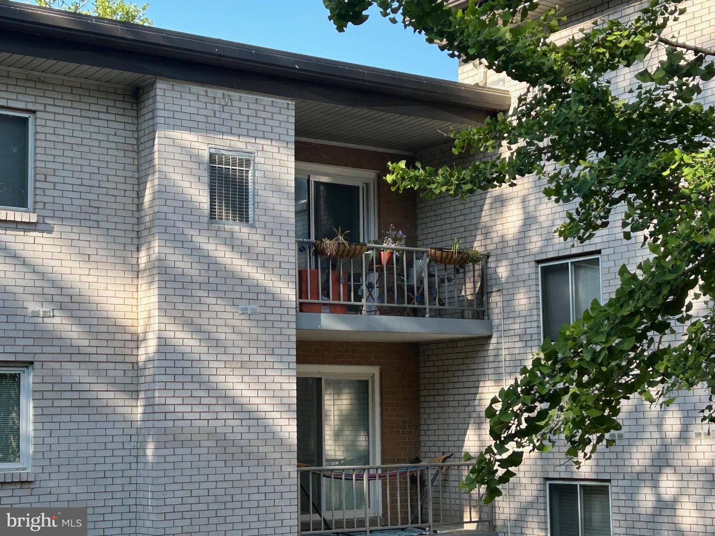 7-Unit Rockford Rd #E027