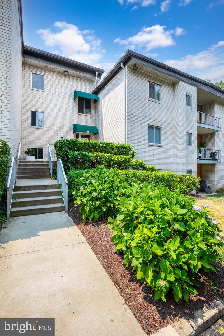7-Unit Rockford Rd #E027