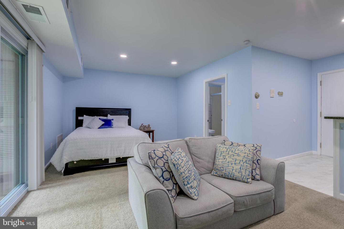 7-Unit Rockford Rd #E027