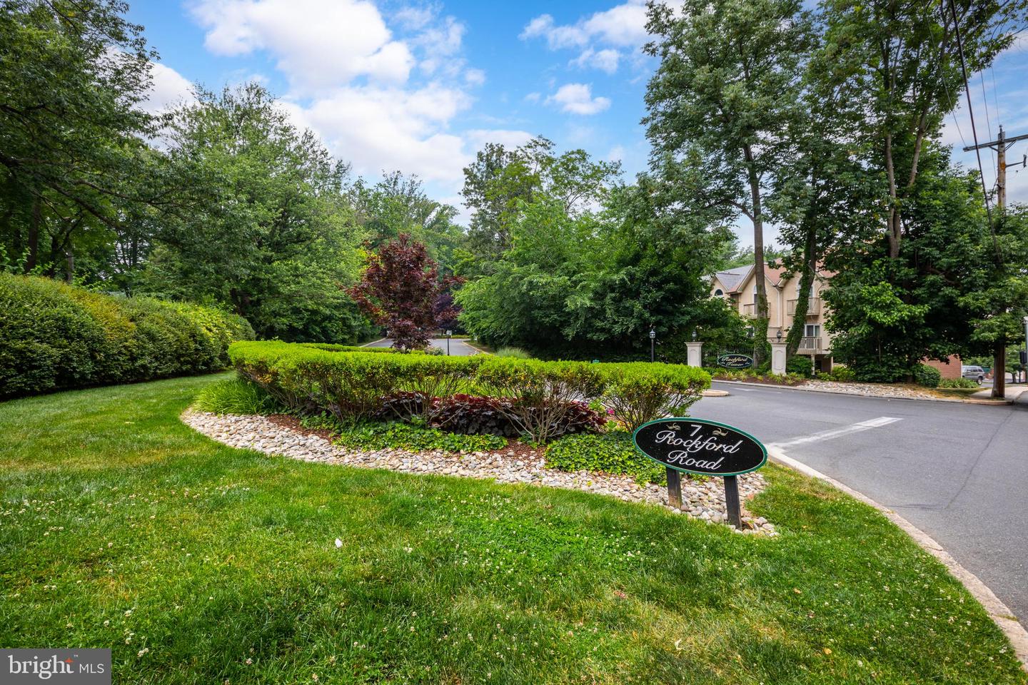 7-Unit Rockford Rd #E027