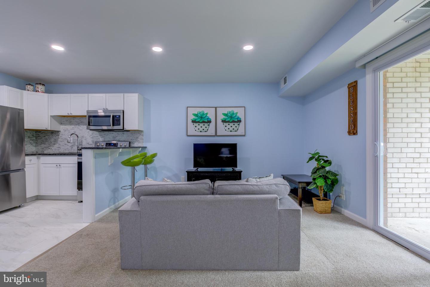 7-Unit Rockford Rd #E027