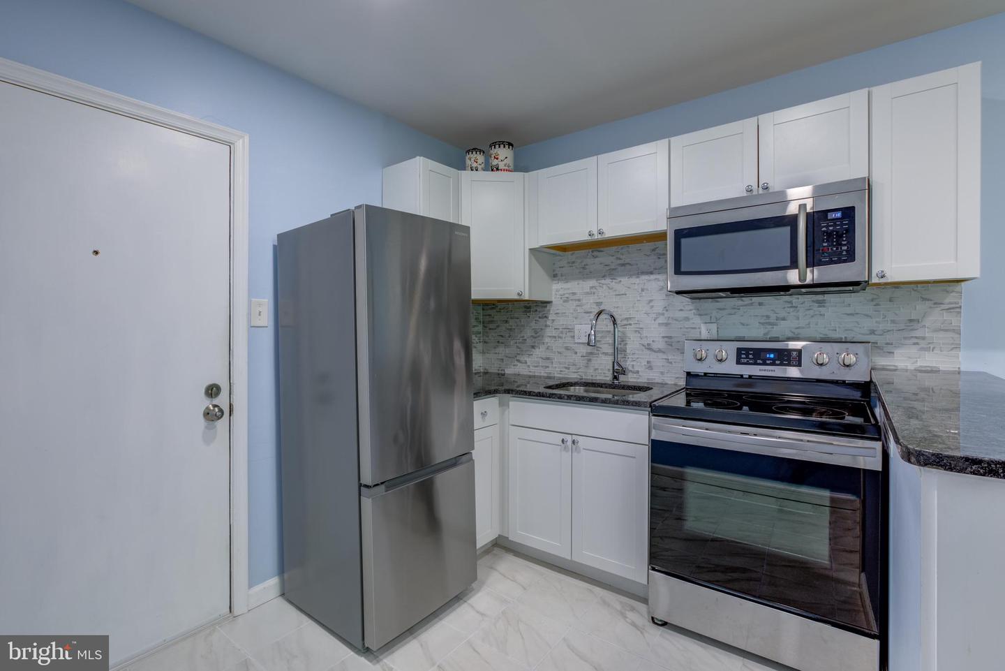 7-Unit Rockford Rd #E027