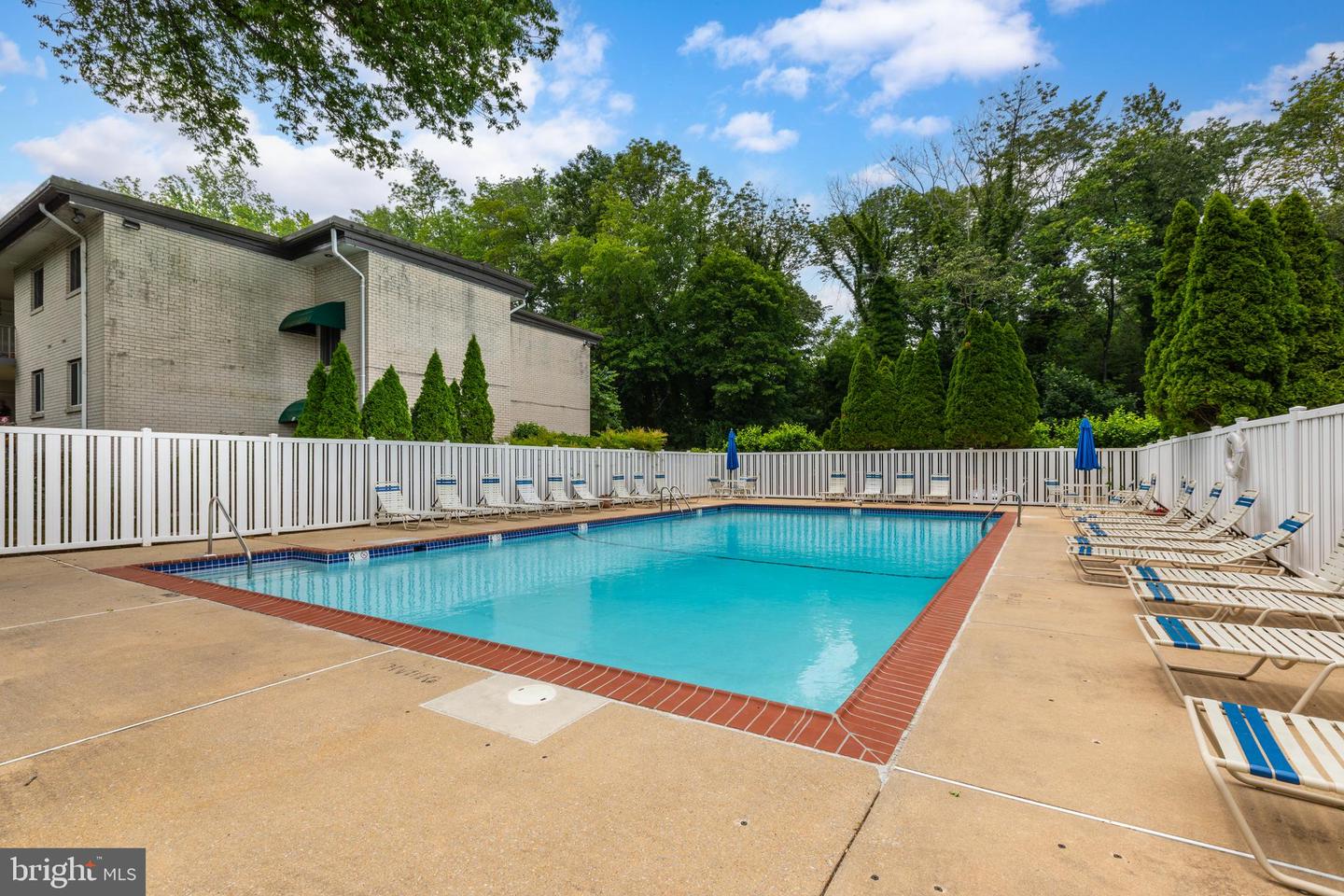 7-Unit Rockford Rd #E027