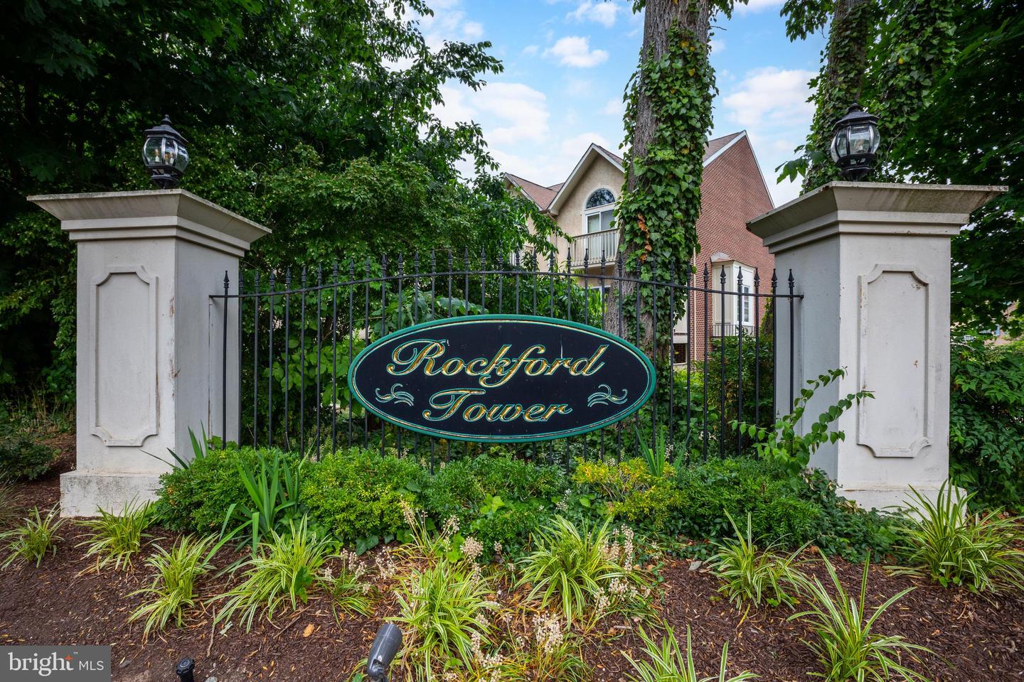 7-Unit Rockford Rd #E027