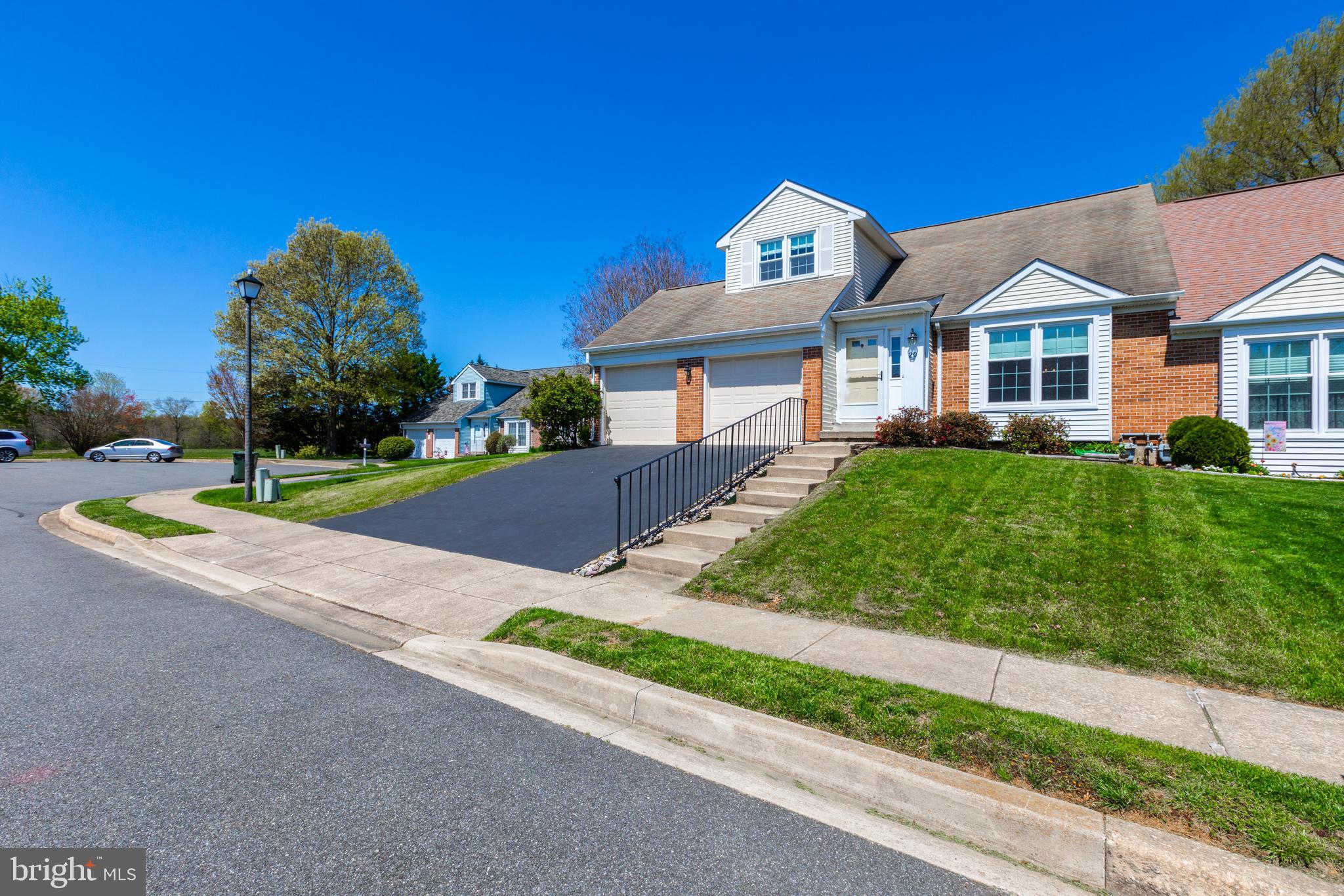20 Green Meadow Ct