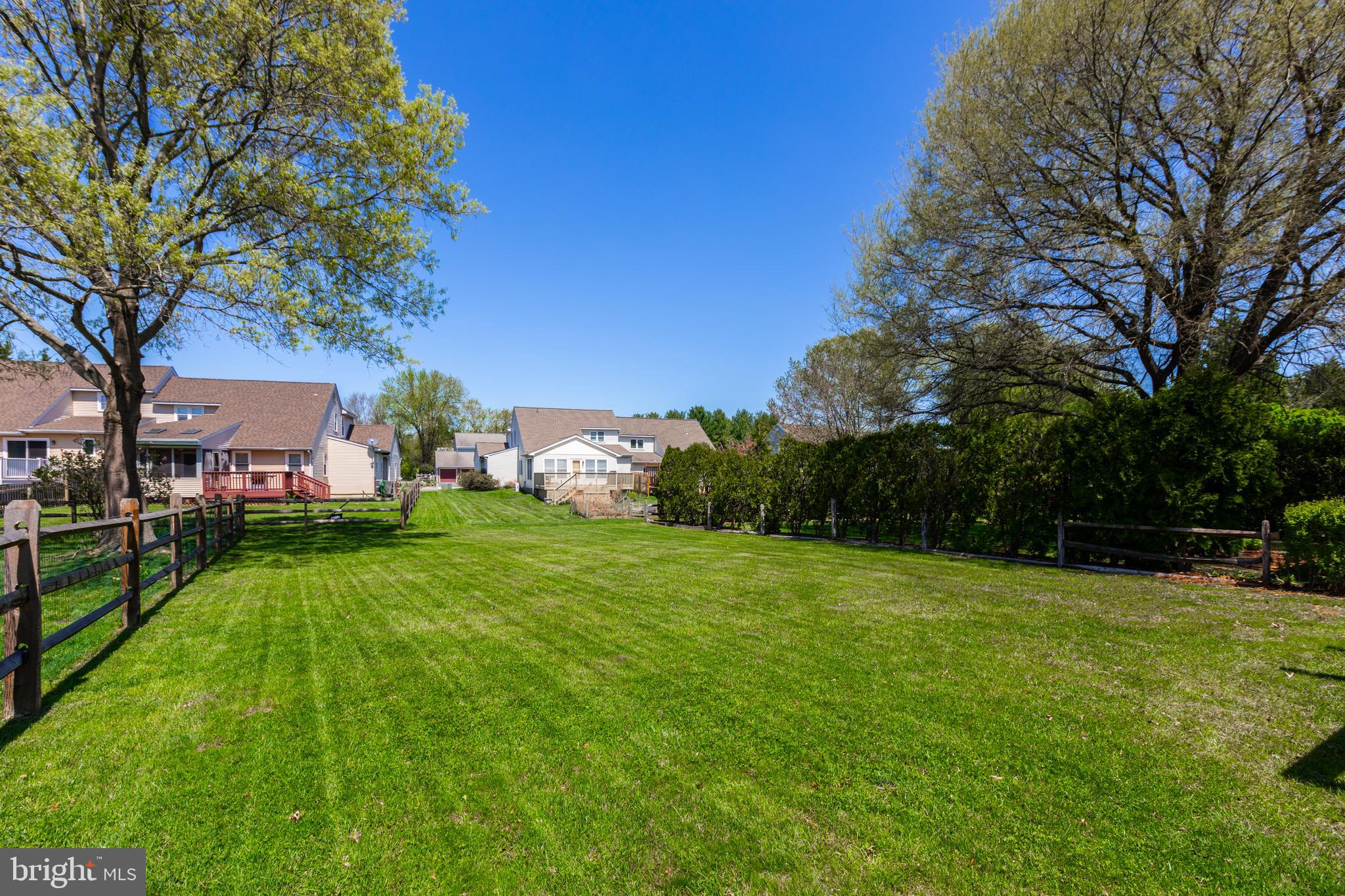 20 Green Meadow Ct