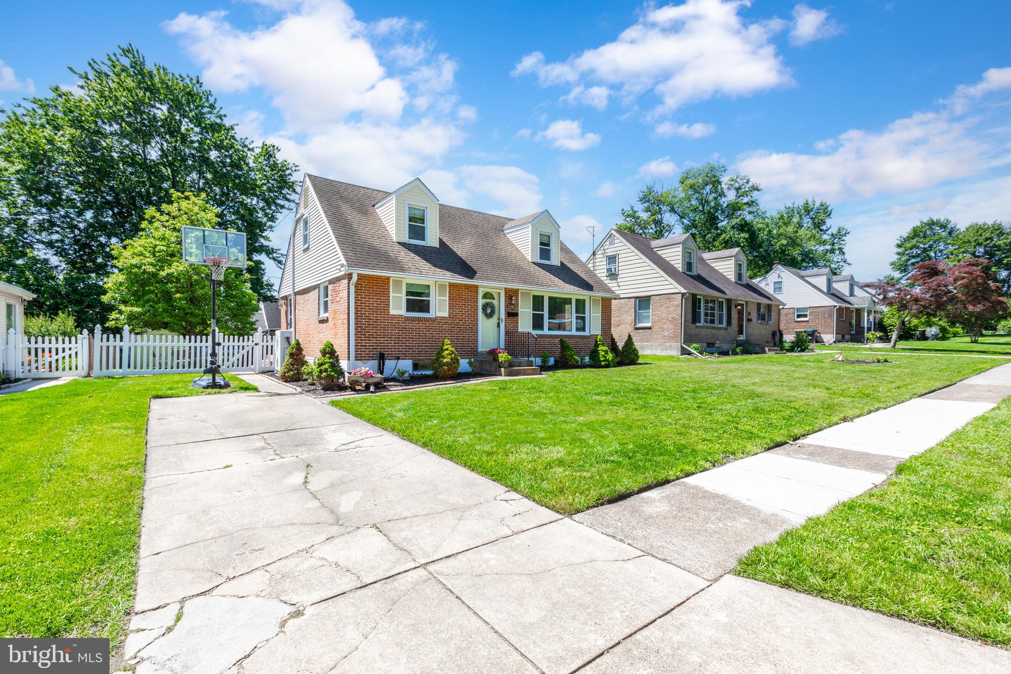 106 Waverly Rd