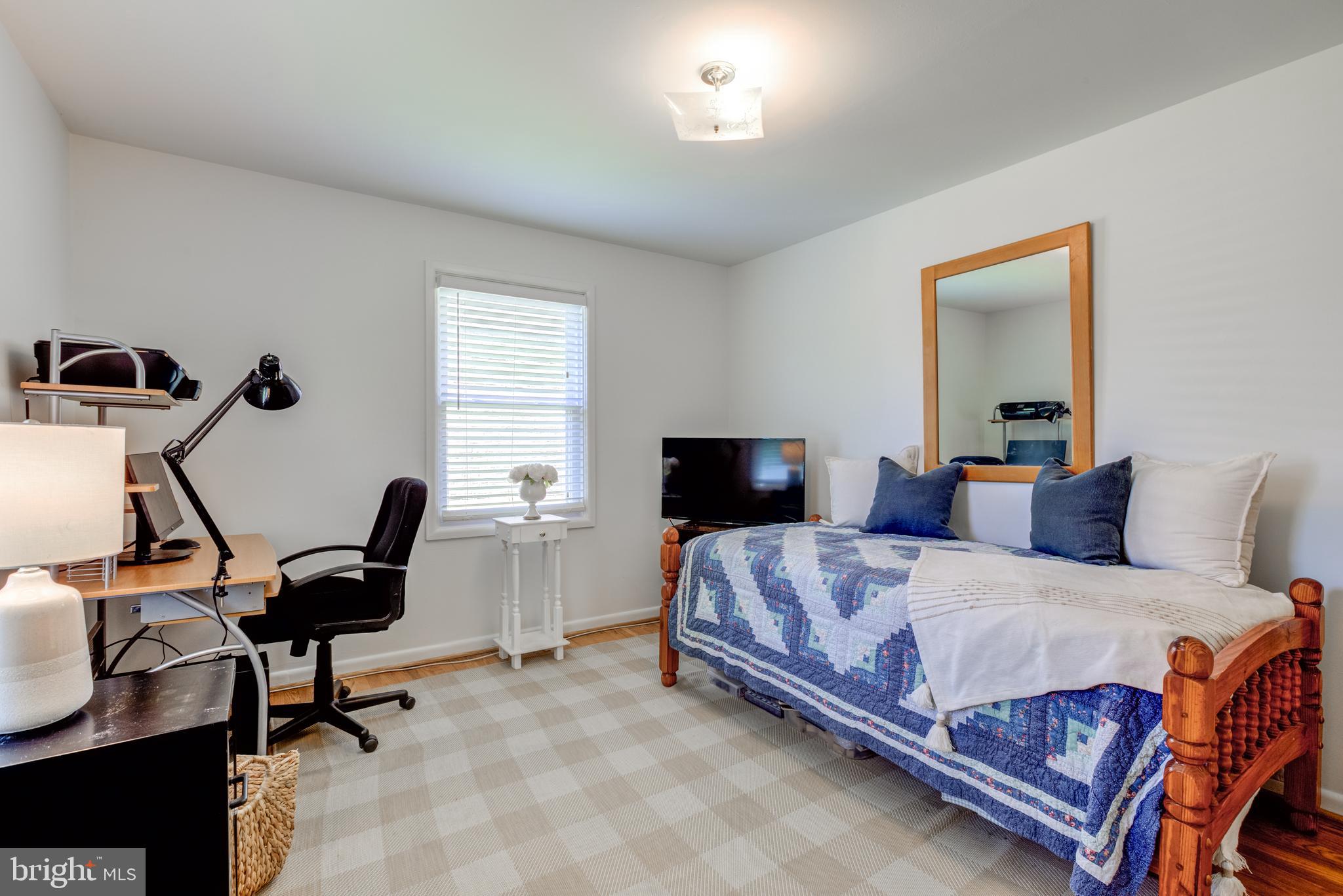 106 Waverly Rd
