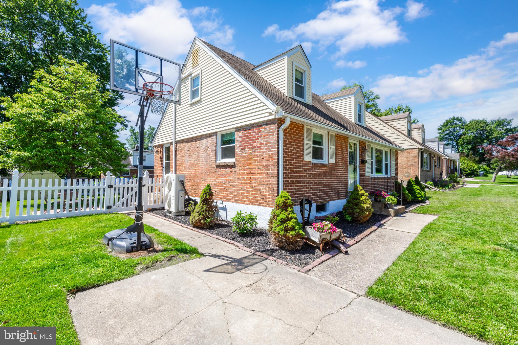 106 Waverly Rd