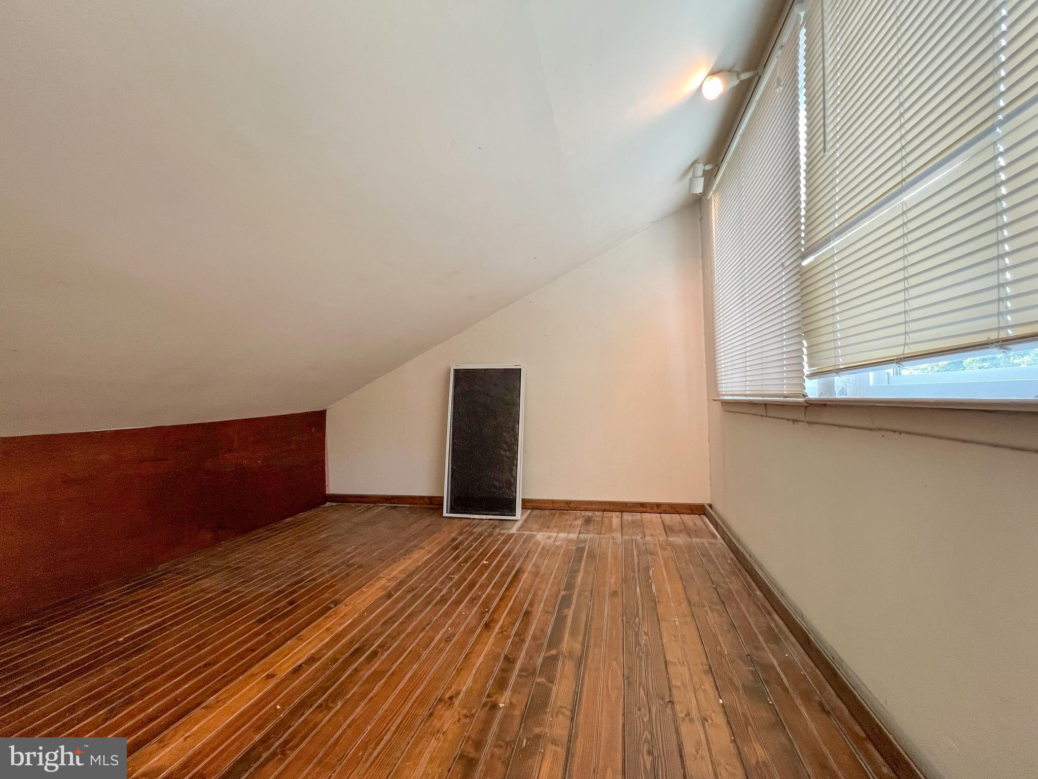 3 DUNNING COURT