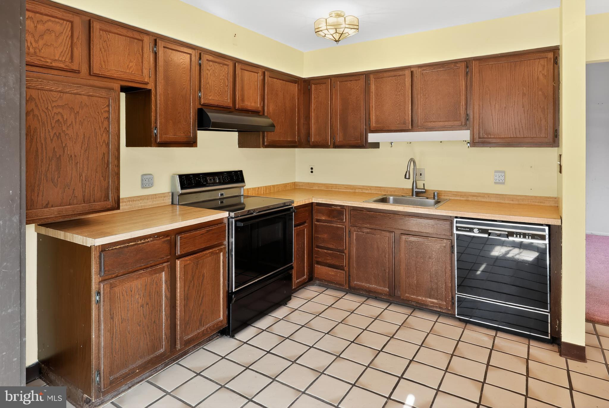 3 DUNNING COURT