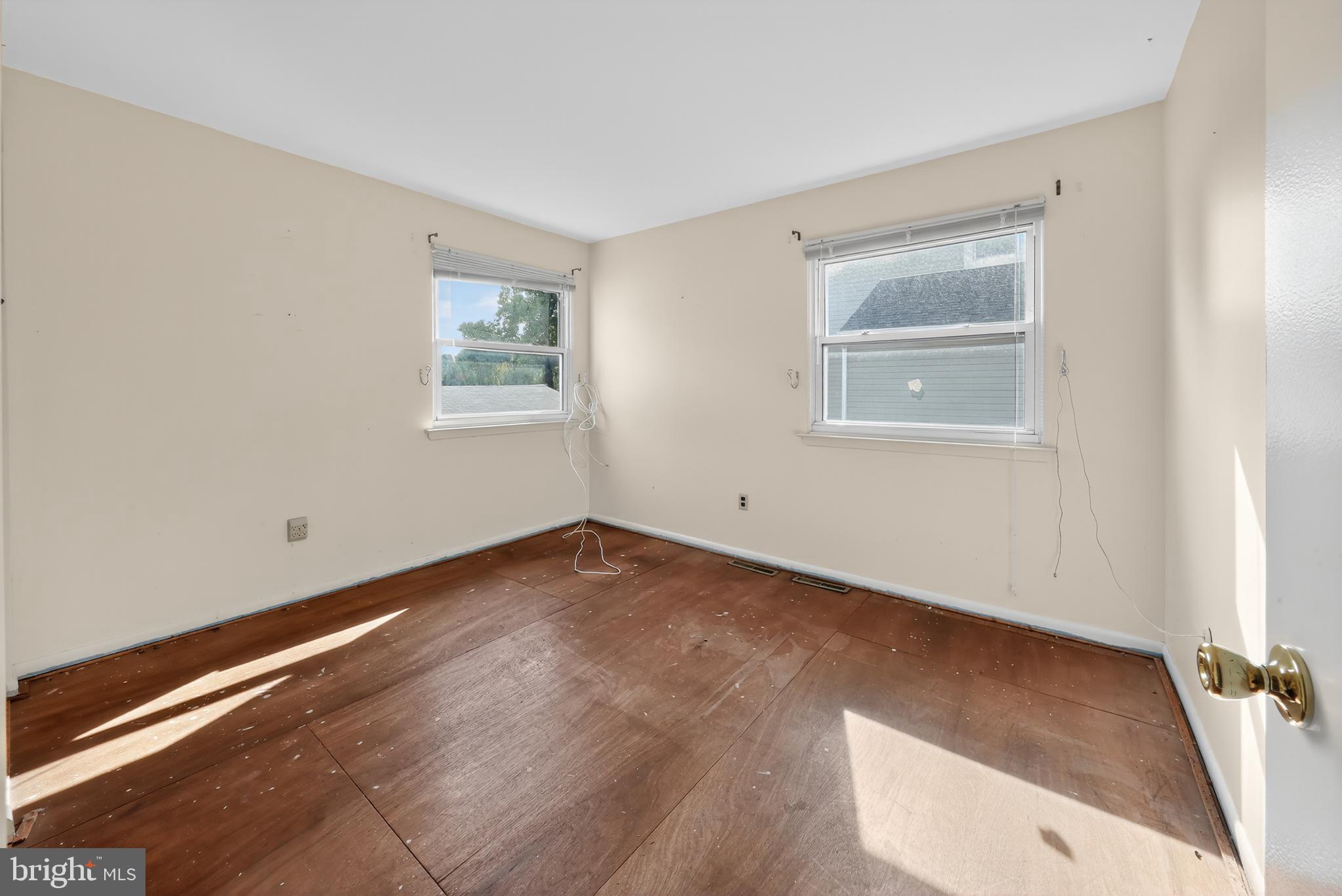 3 DUNNING COURT