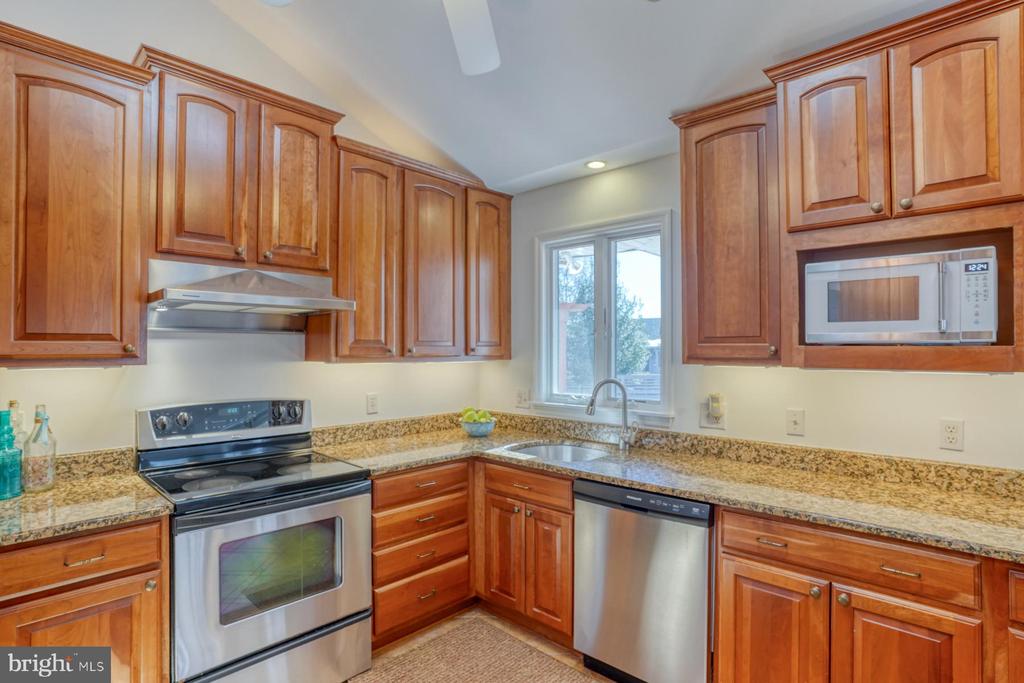 304 Dutch Rd