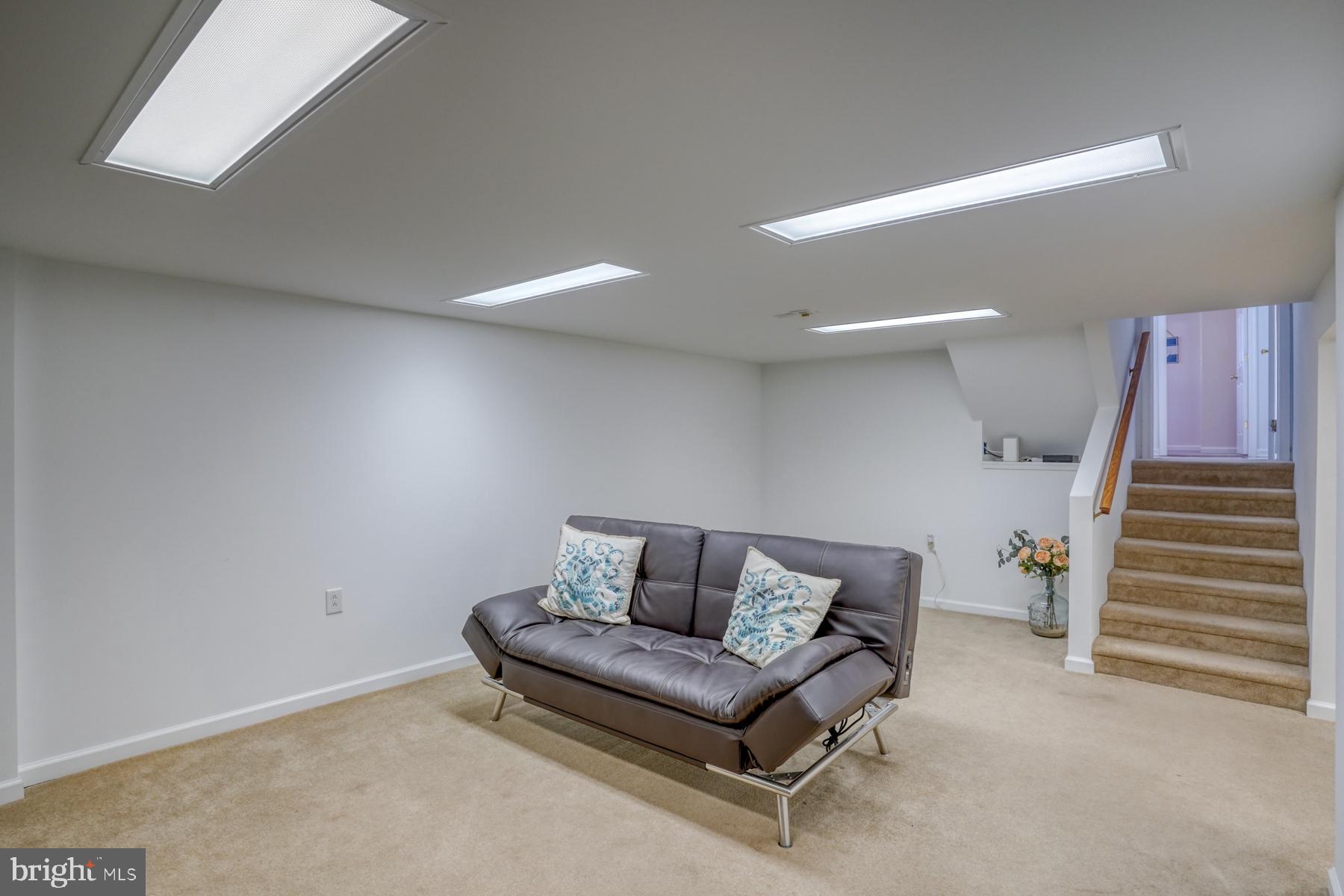 304 Dutch Rd