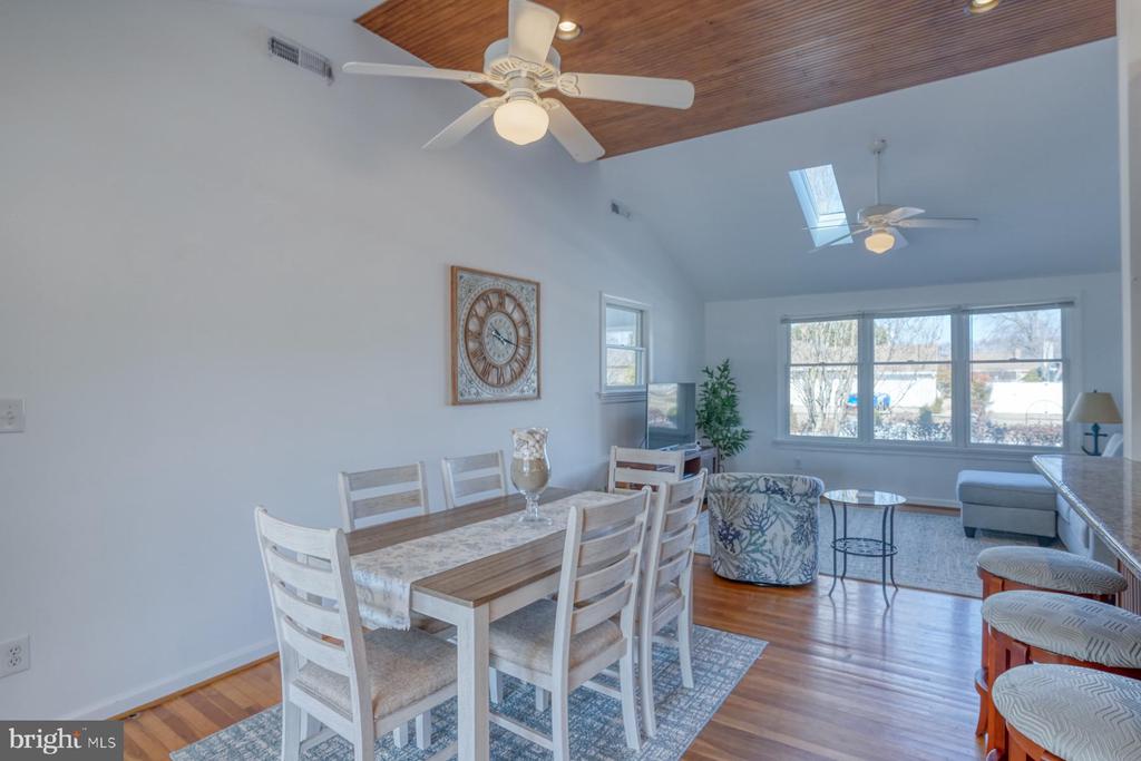 304 Dutch Rd
