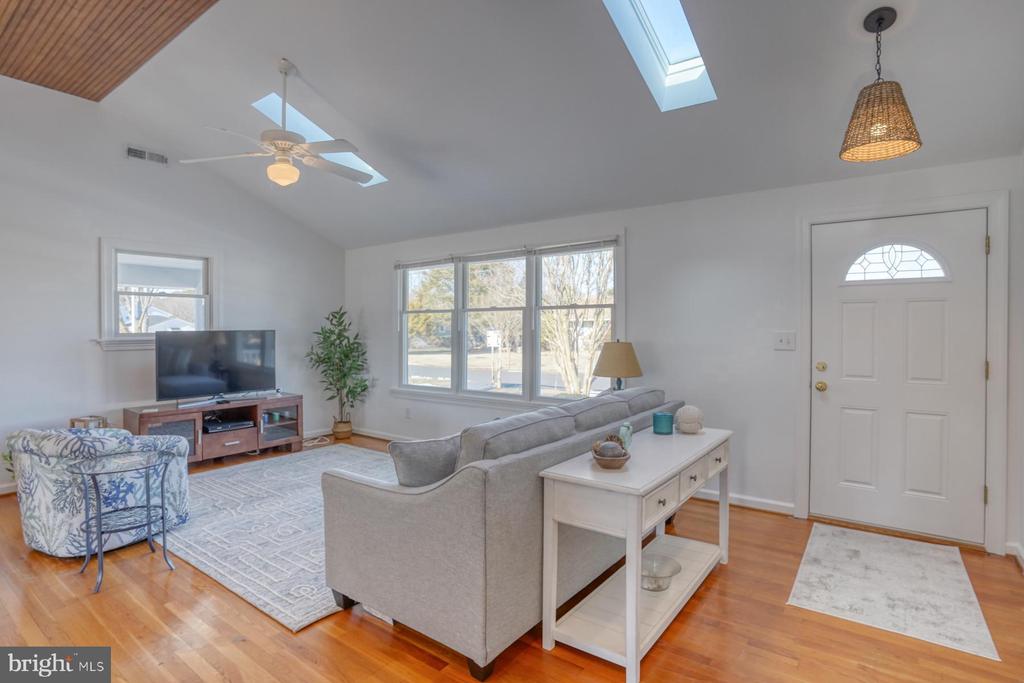 304 Dutch Rd