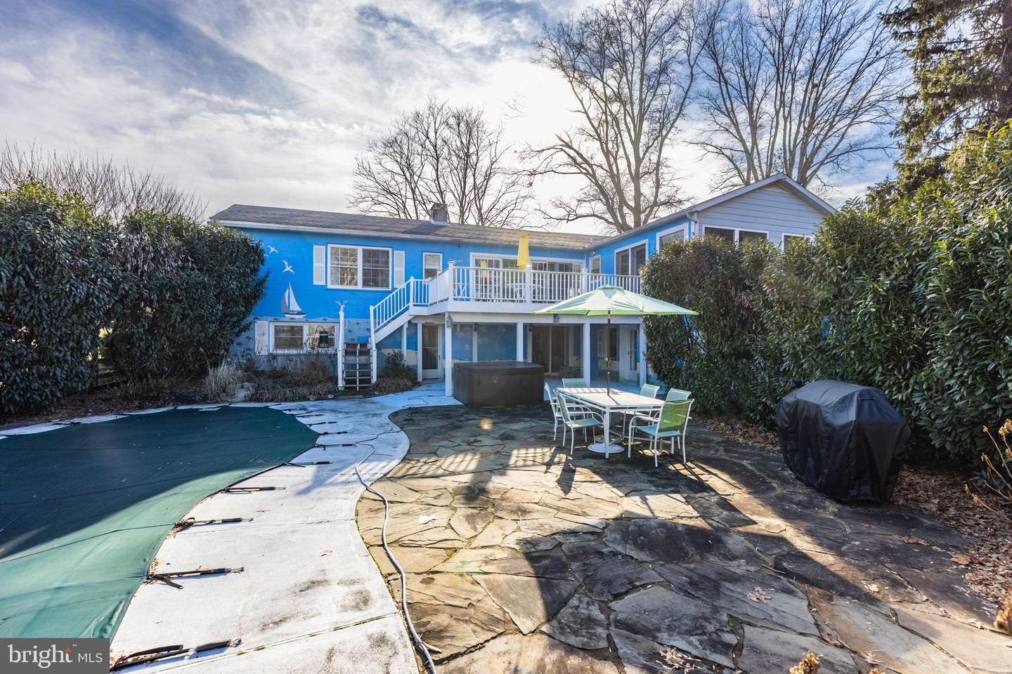 515 Locust Ln N