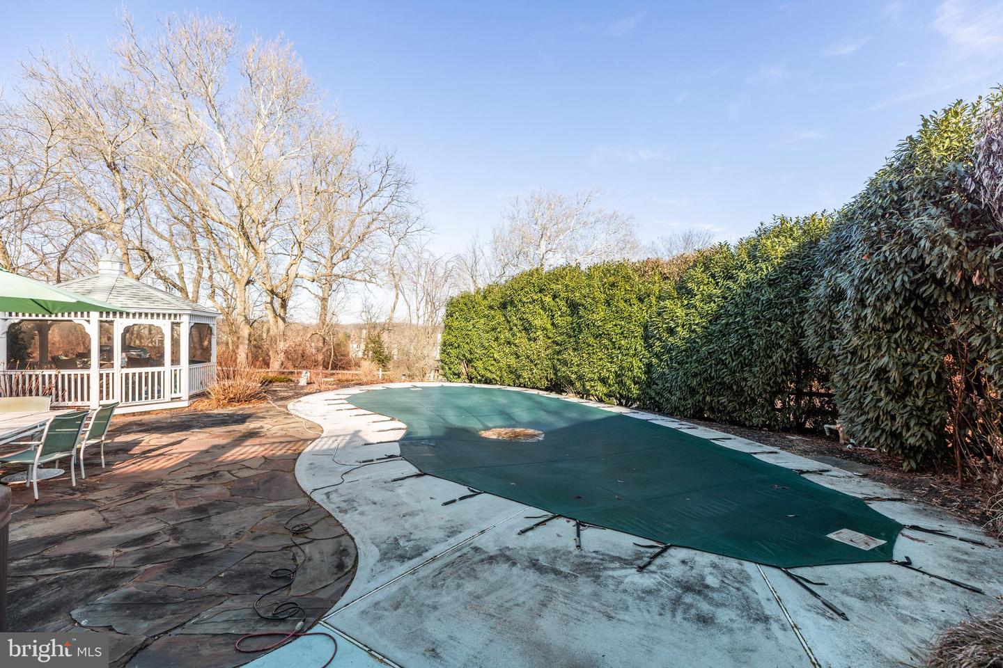 515 Locust Ln N