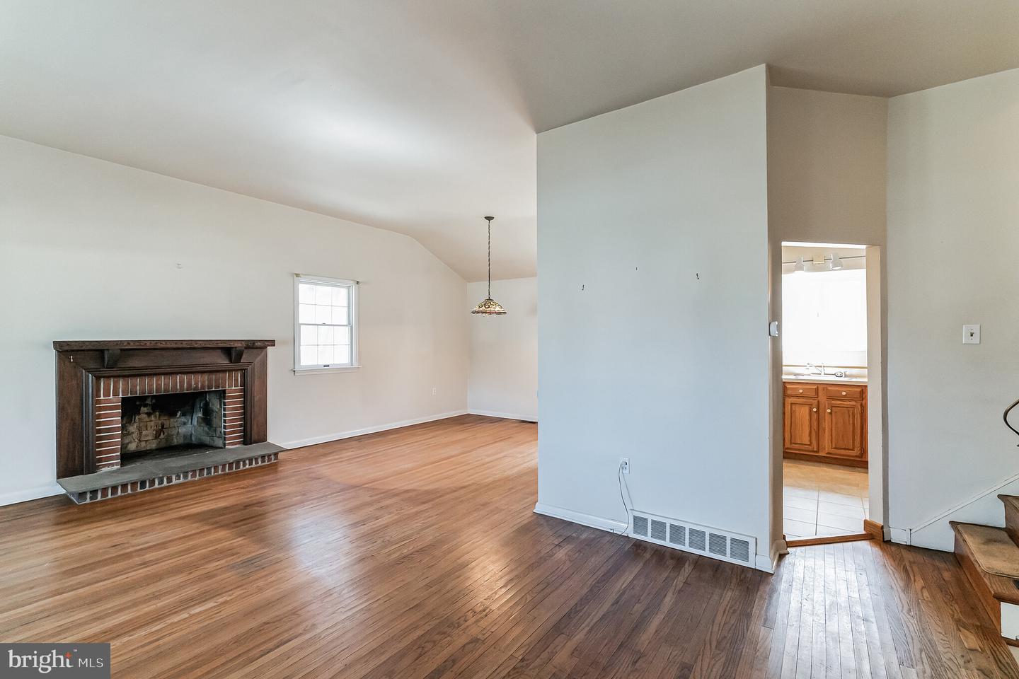 116 S Village Ave