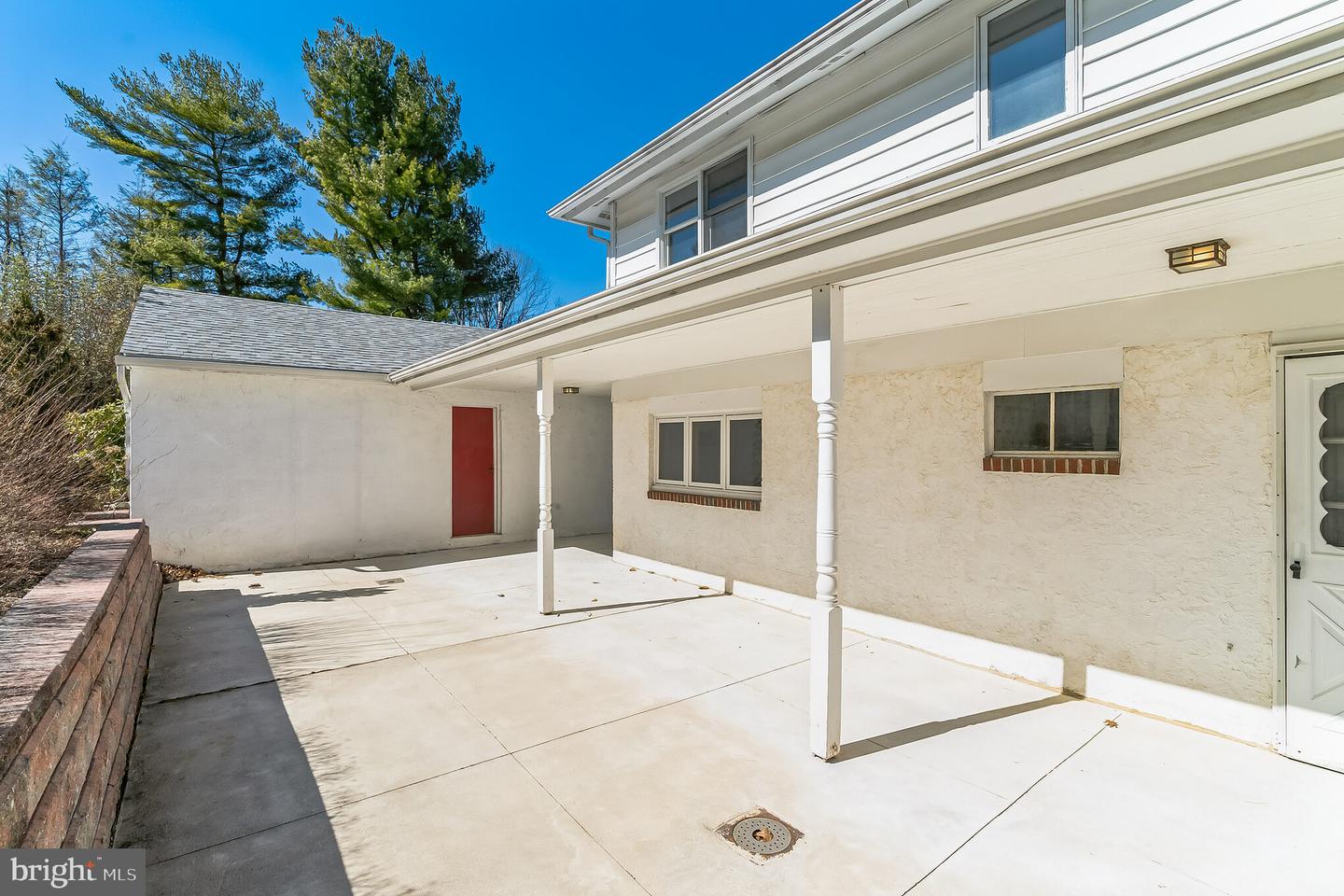 116 S Village Ave
