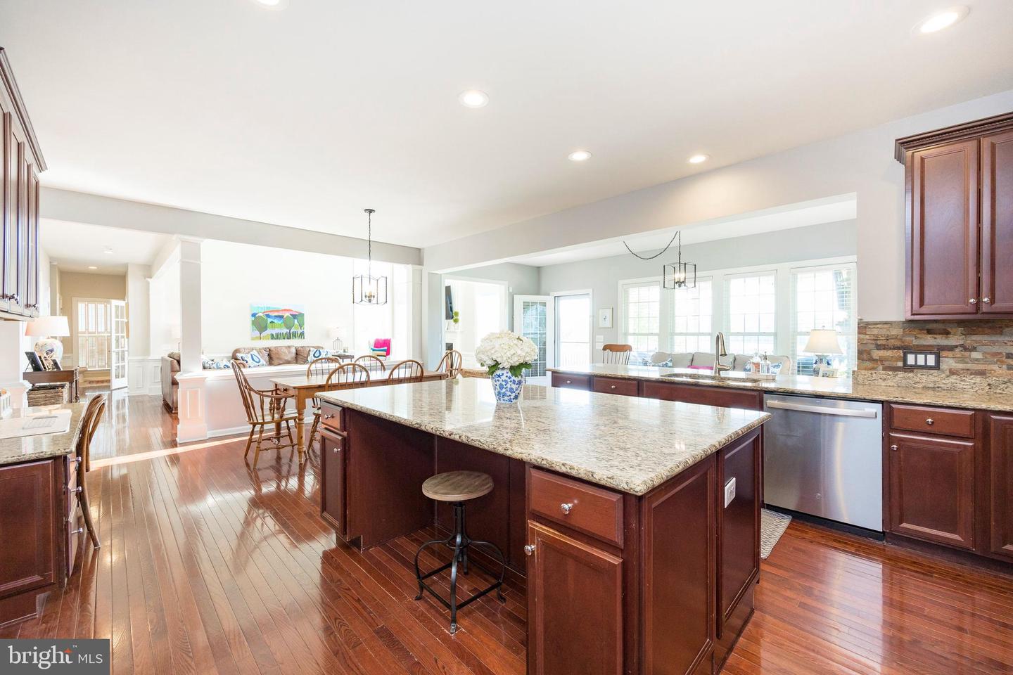 112 Bolero Dr