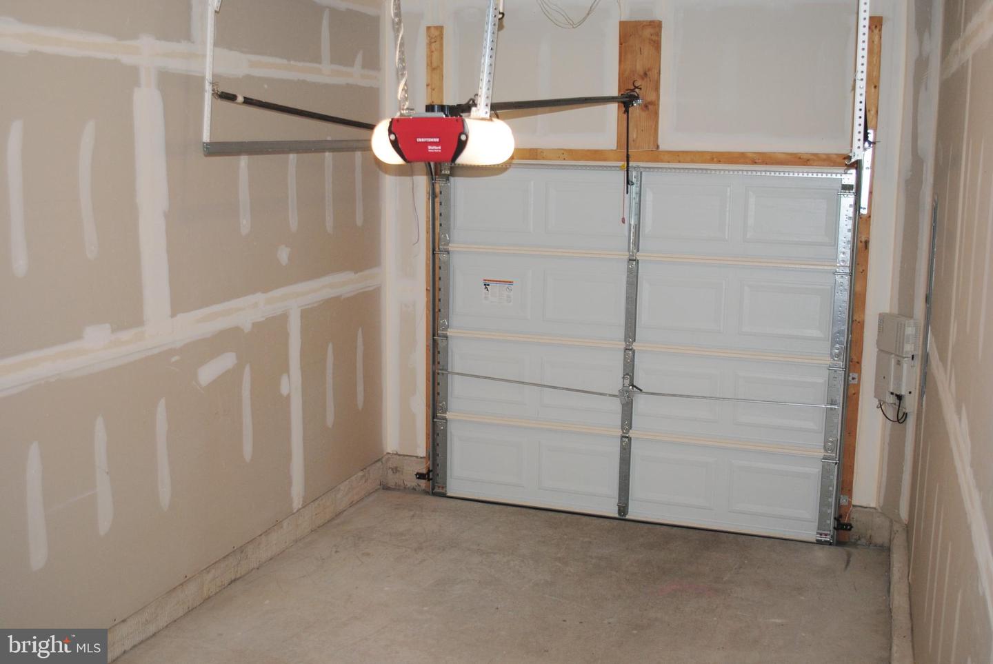 345 Elizabeth Dr
