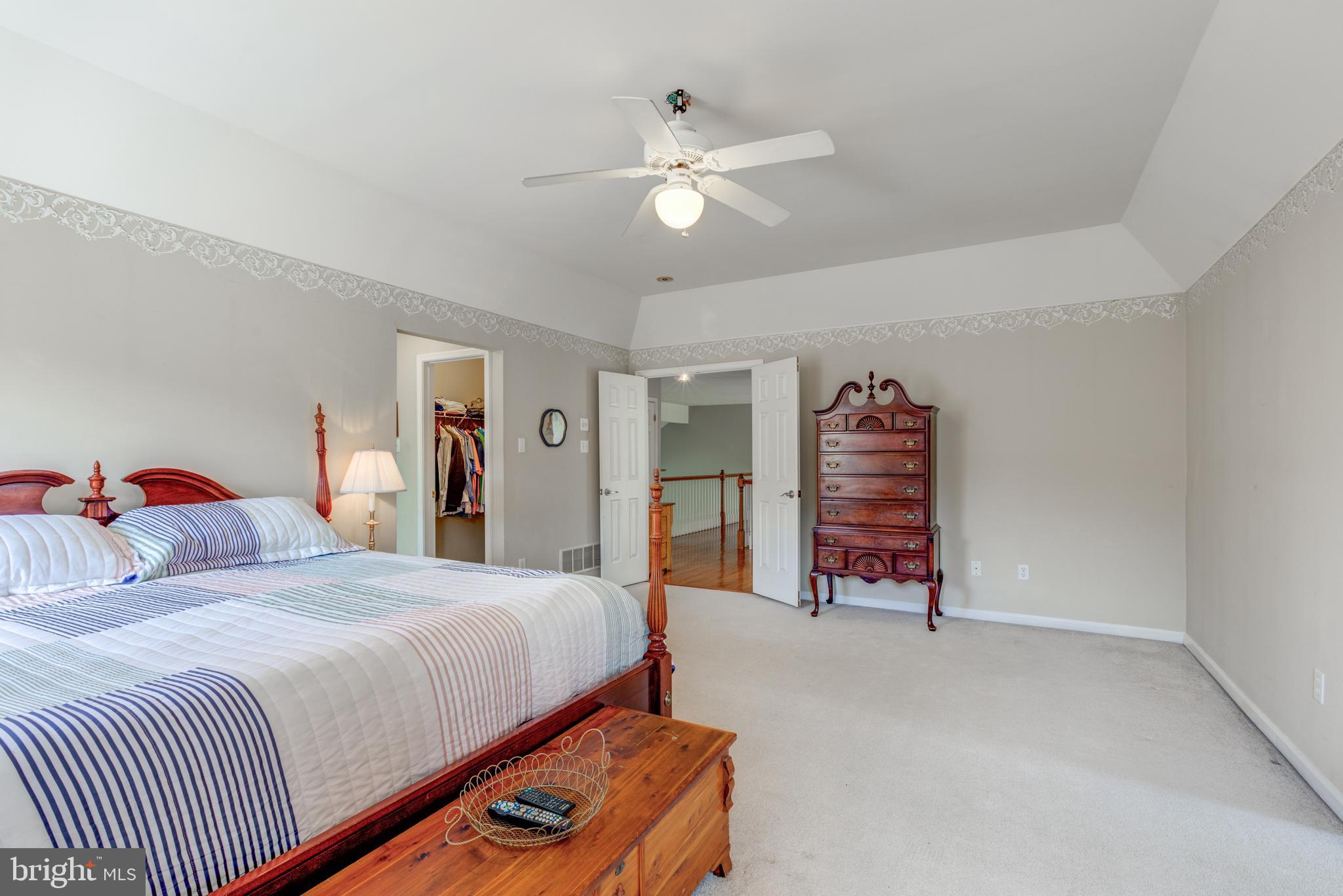 2 Honeysuckle Ln
