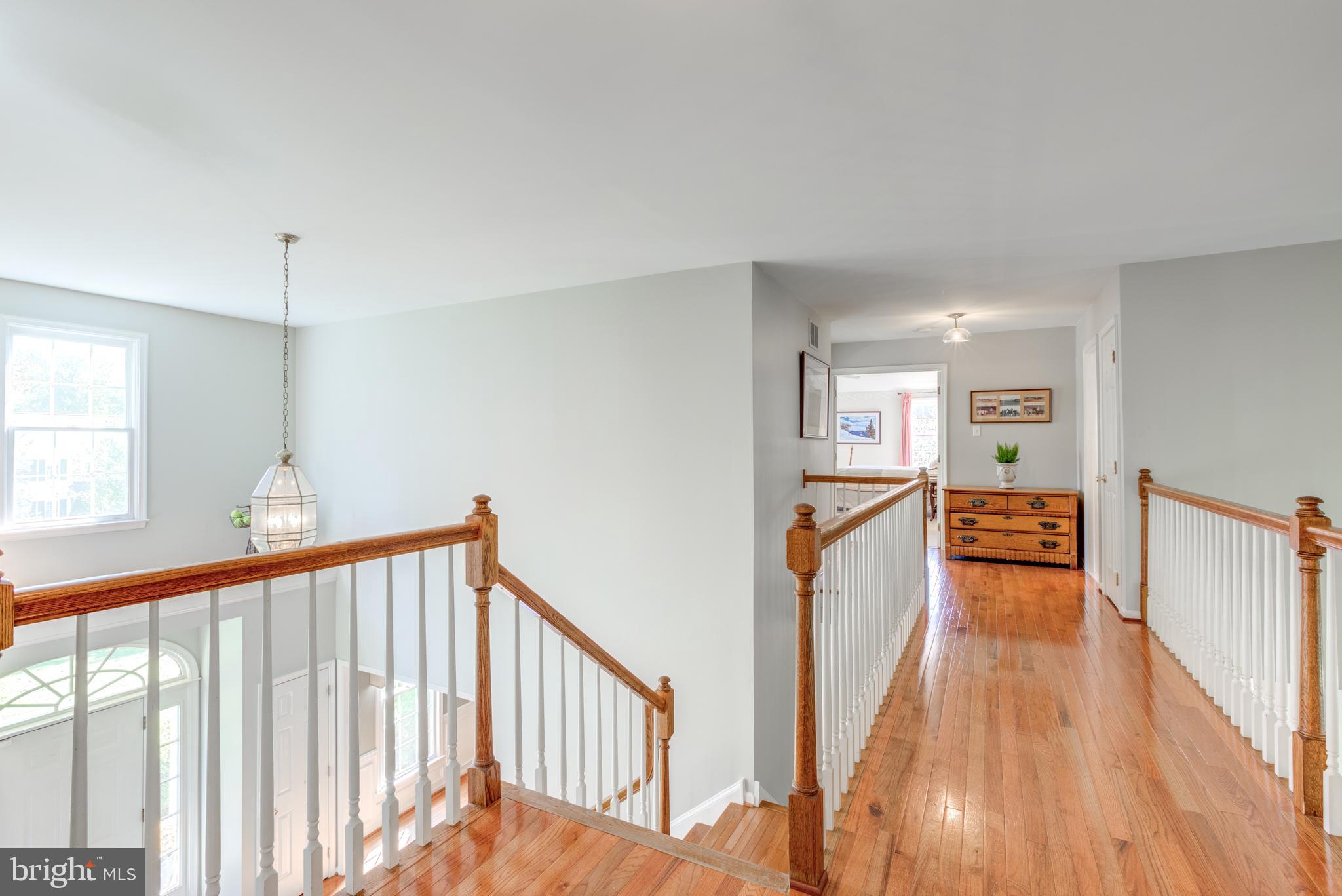 2 Honeysuckle Ln