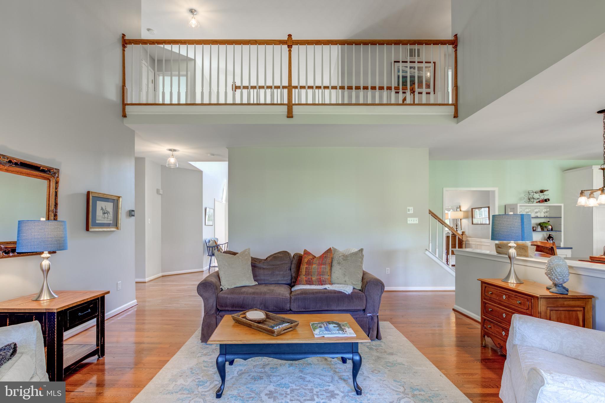 2 Honeysuckle Ln